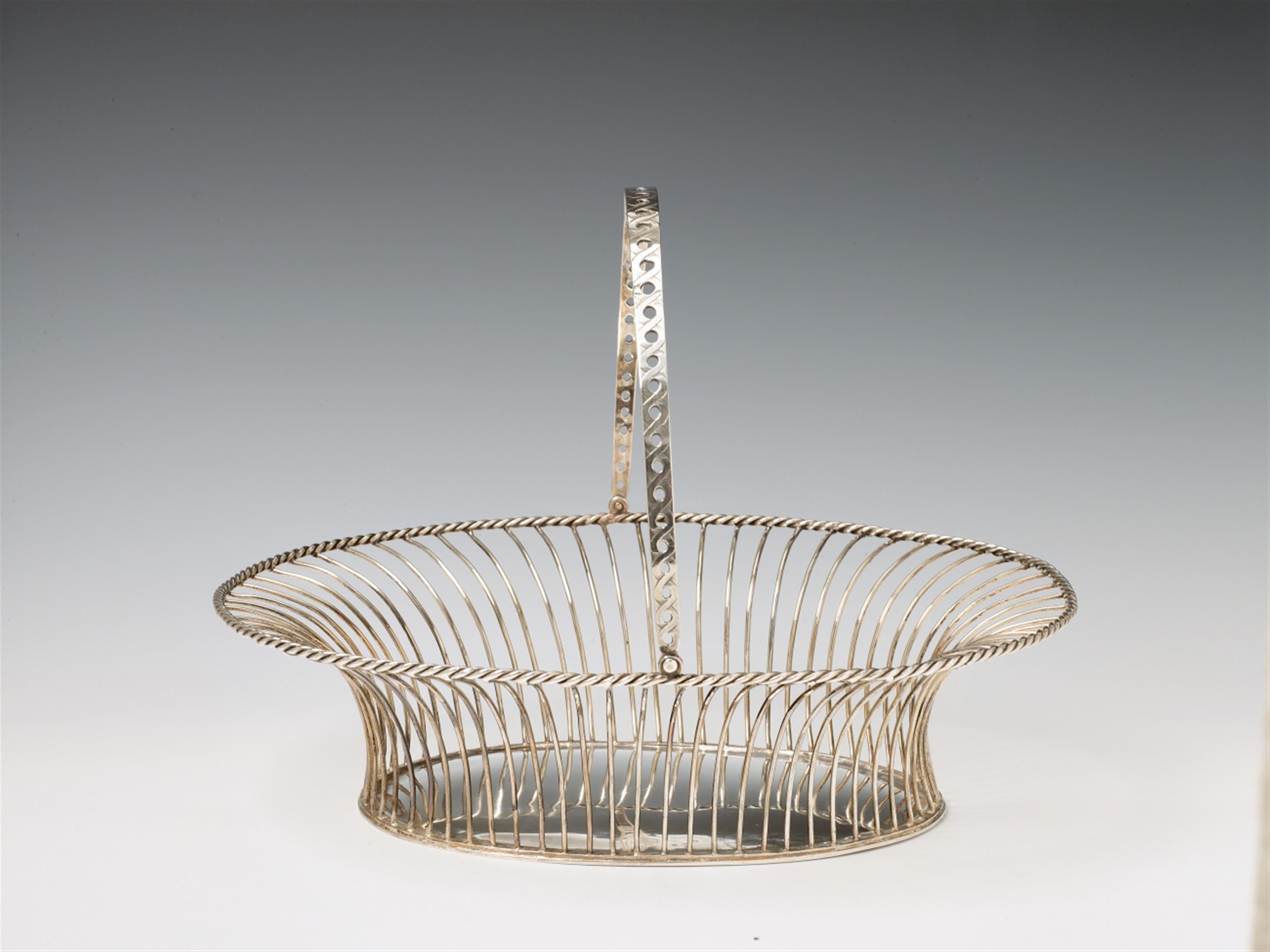 A Kassel silver basket. Marks of Johannes Adam Kördel, ca. 1800. - image-1