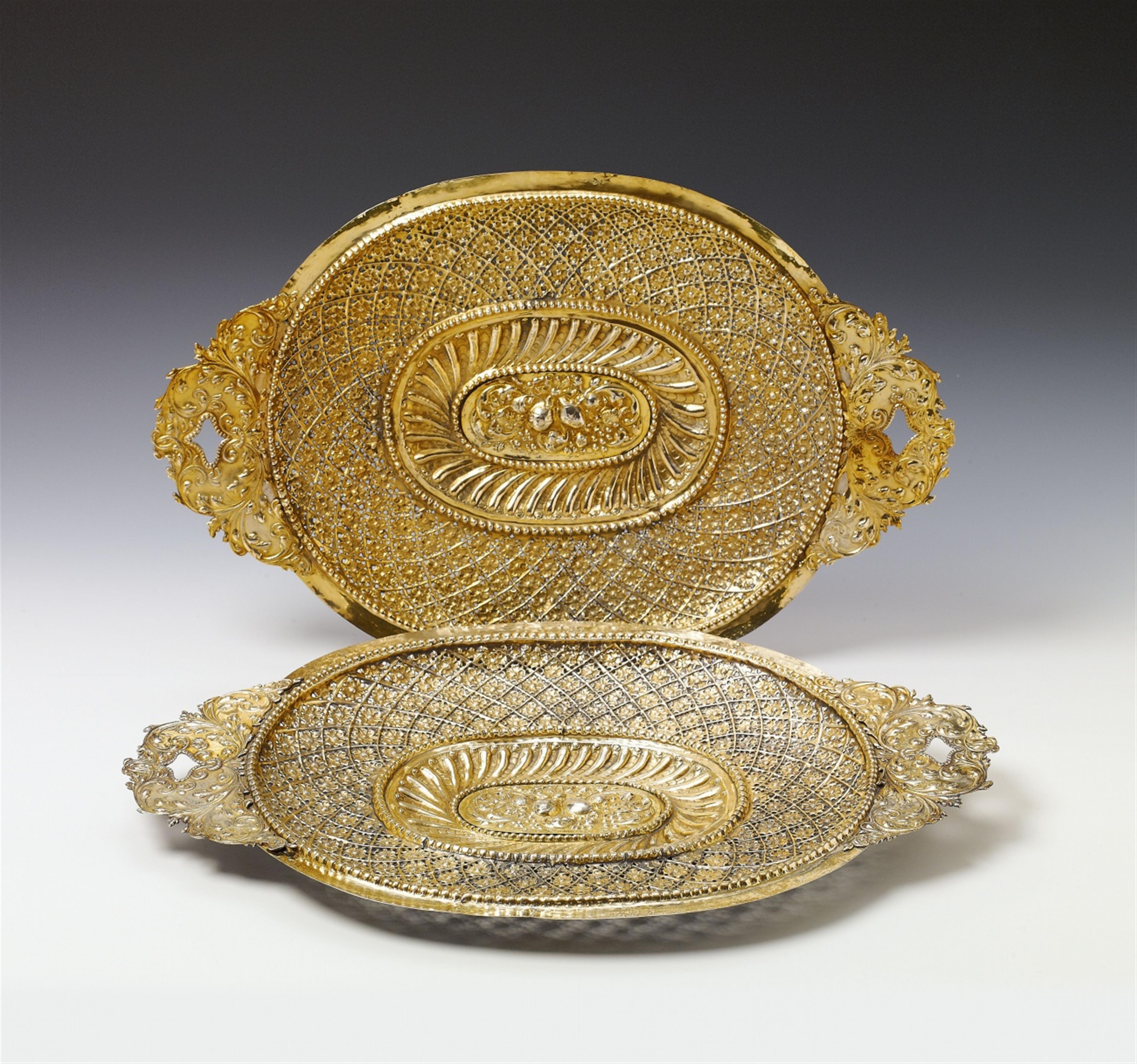 A pair of large Leipzig silver gilt sideboard dishes. Marks of Johann Paul Schmidt, ca. 1690. - image-1