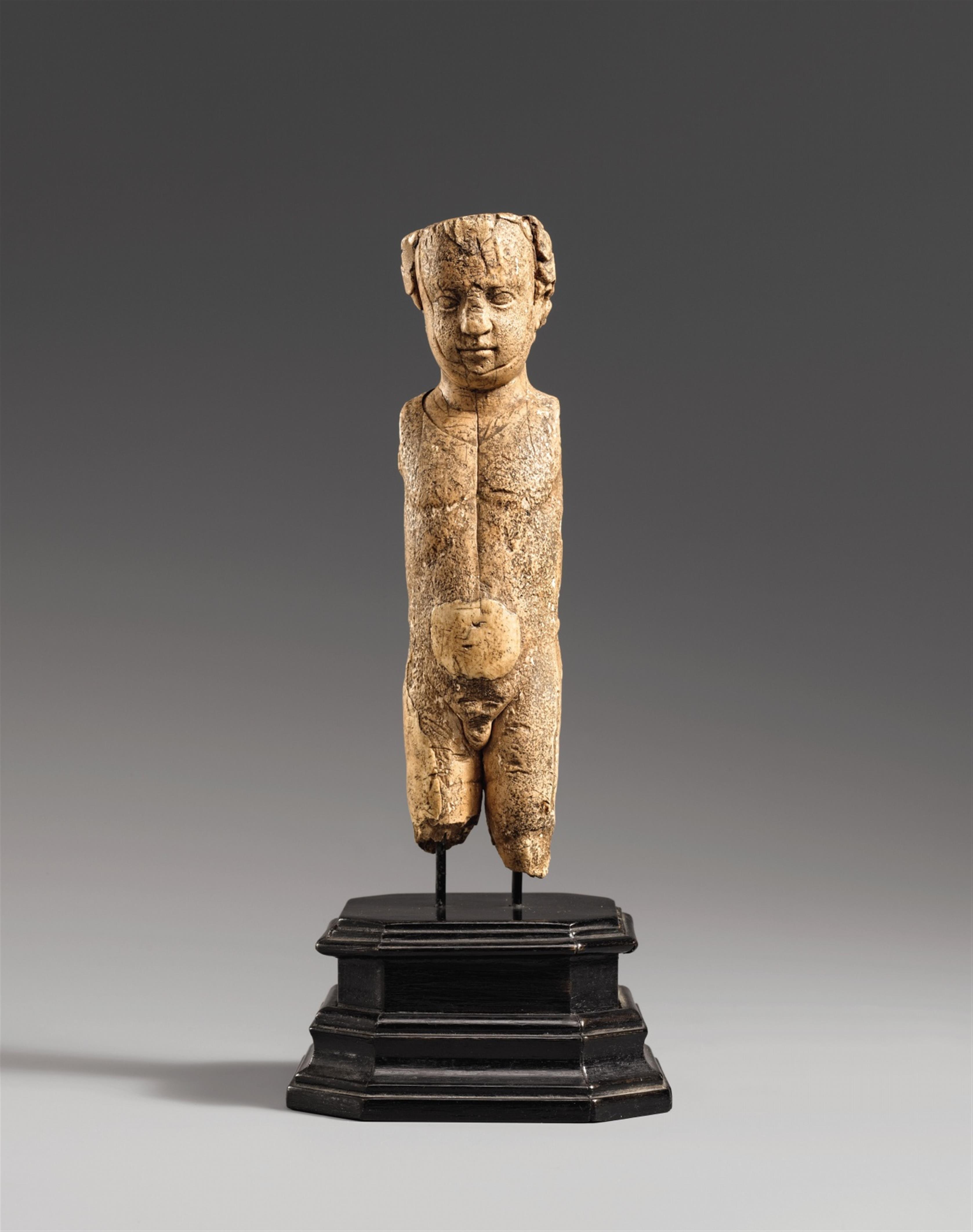 German or Netherlandish 16th - 17th century - A German or Netherlandish ivory torso of a boy, 16th - 17th century. - image-1