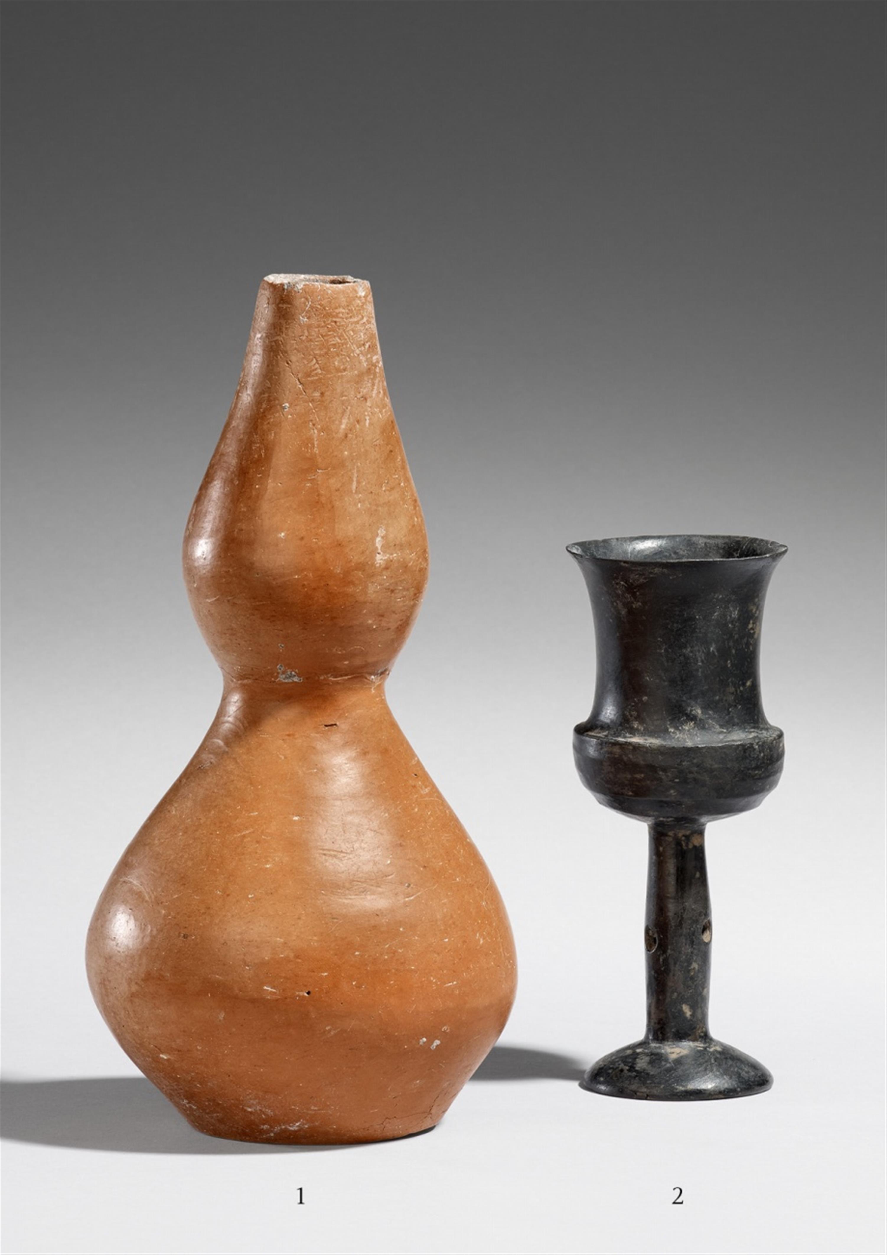 A neolithic red pottery ground bottle. Yangshao culture, Banpo phase. 5th/4th millennium B.C. - image-1