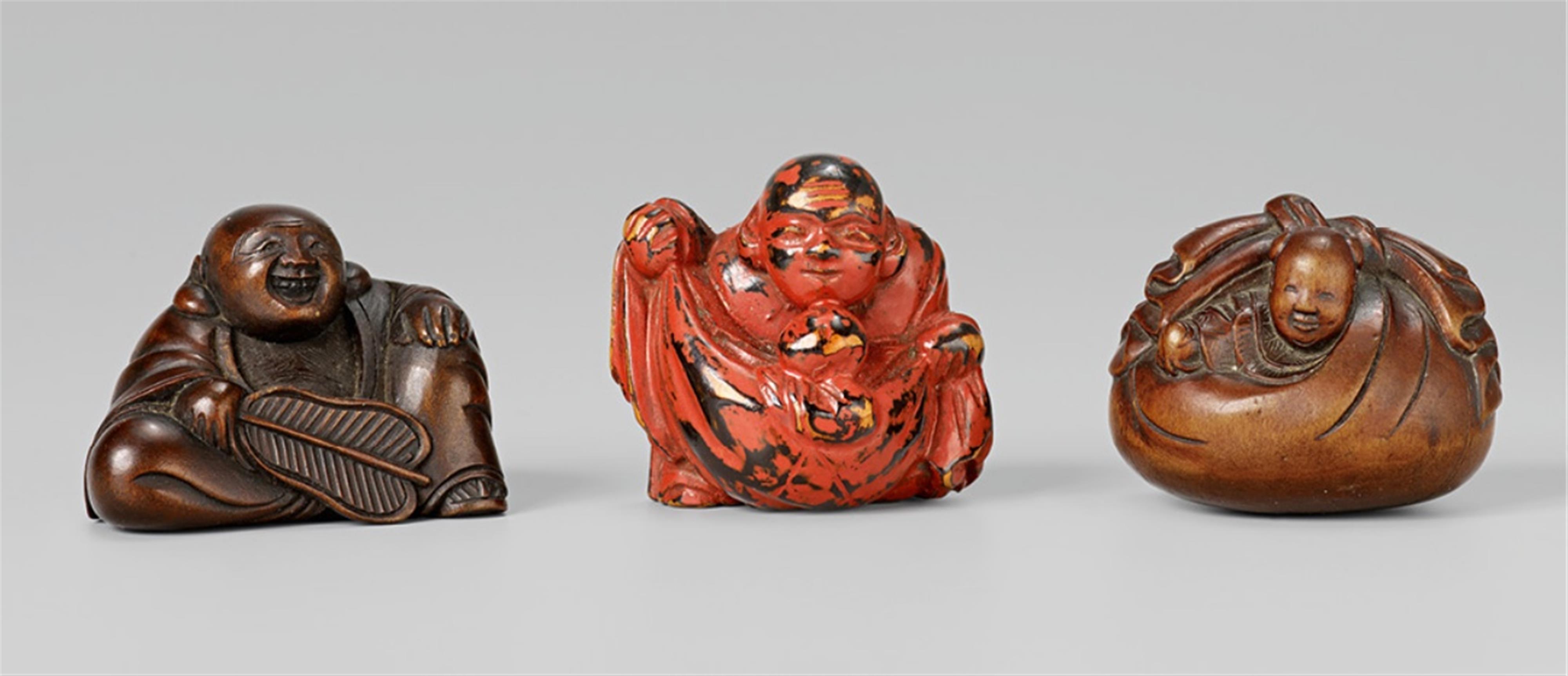 Three wood netsuke of Hotei and karako. 19th century - image-1