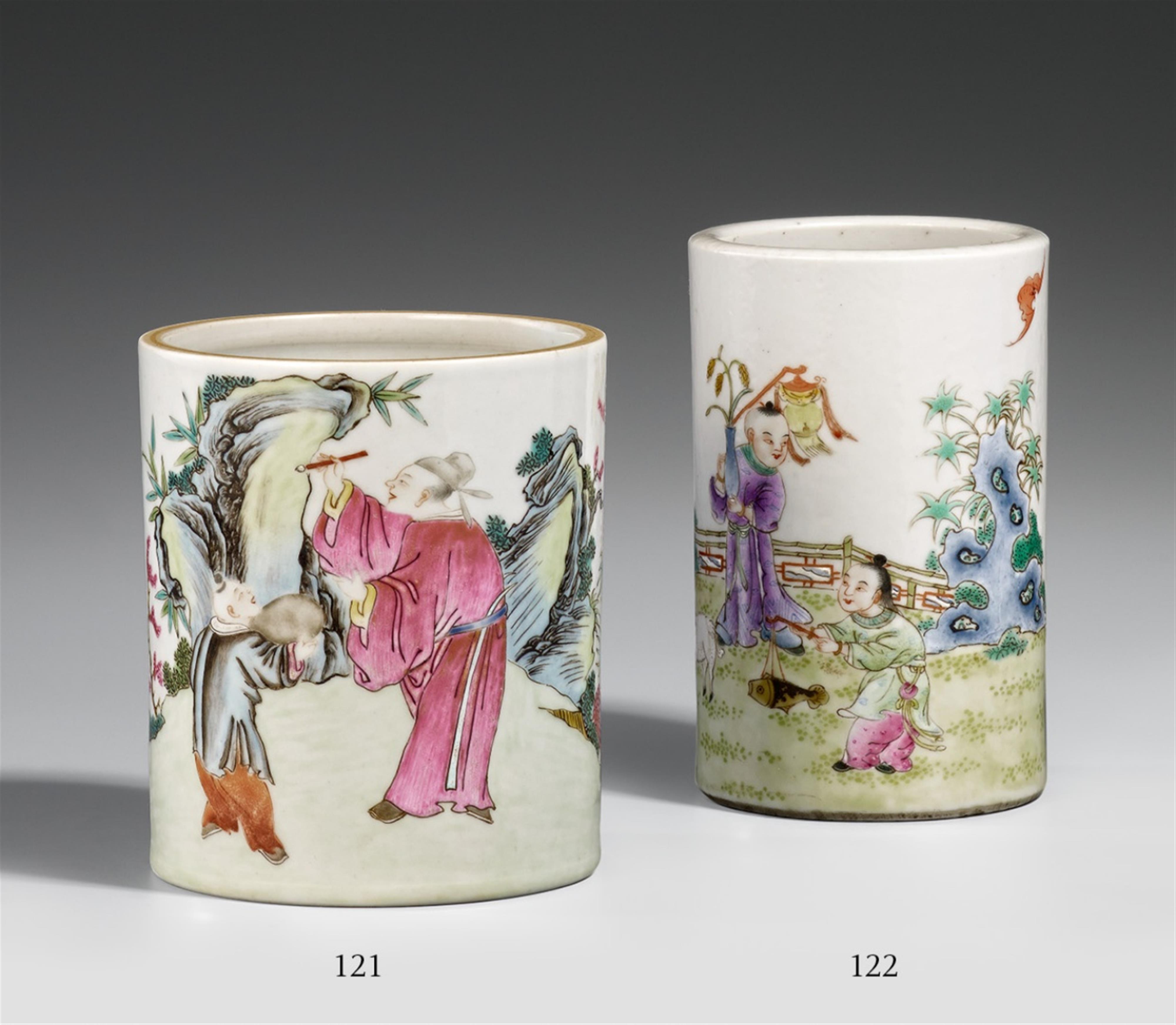 A famille rose brushpot. 19th/20th century - image-1