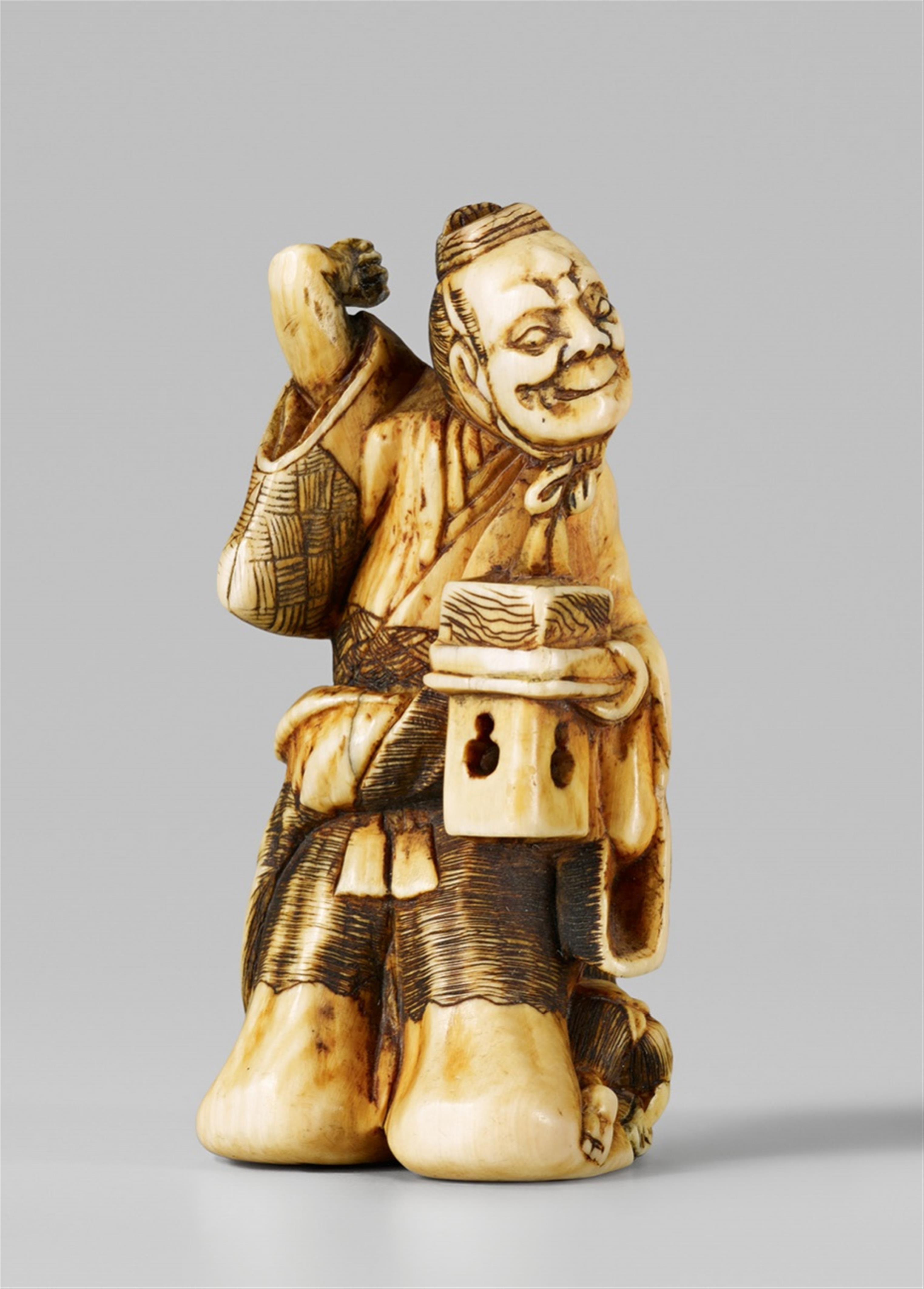 An ivory netsuke of a Shintô priest at setsubun. Second half 19th century - image-1