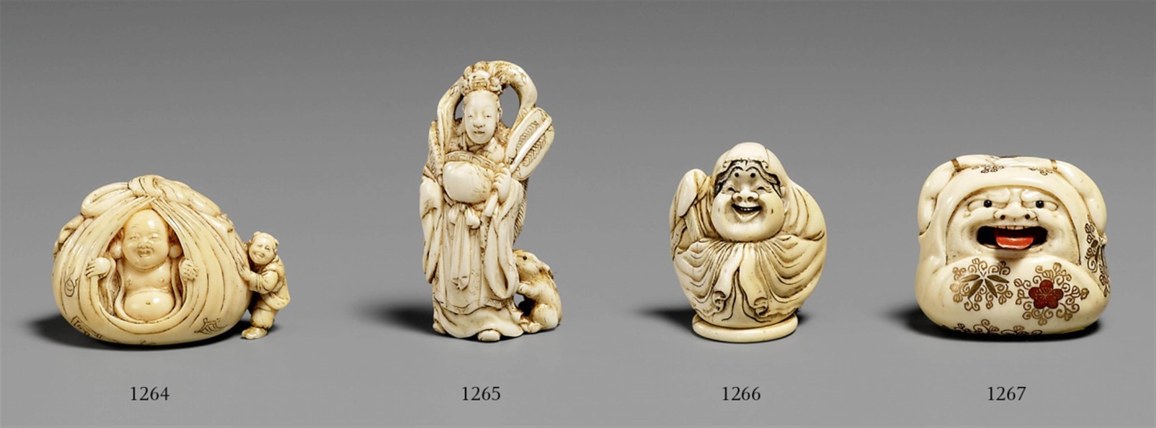 An ivory netsuke of Hotei seated in a furoshiki. Mid-19th century - image-1