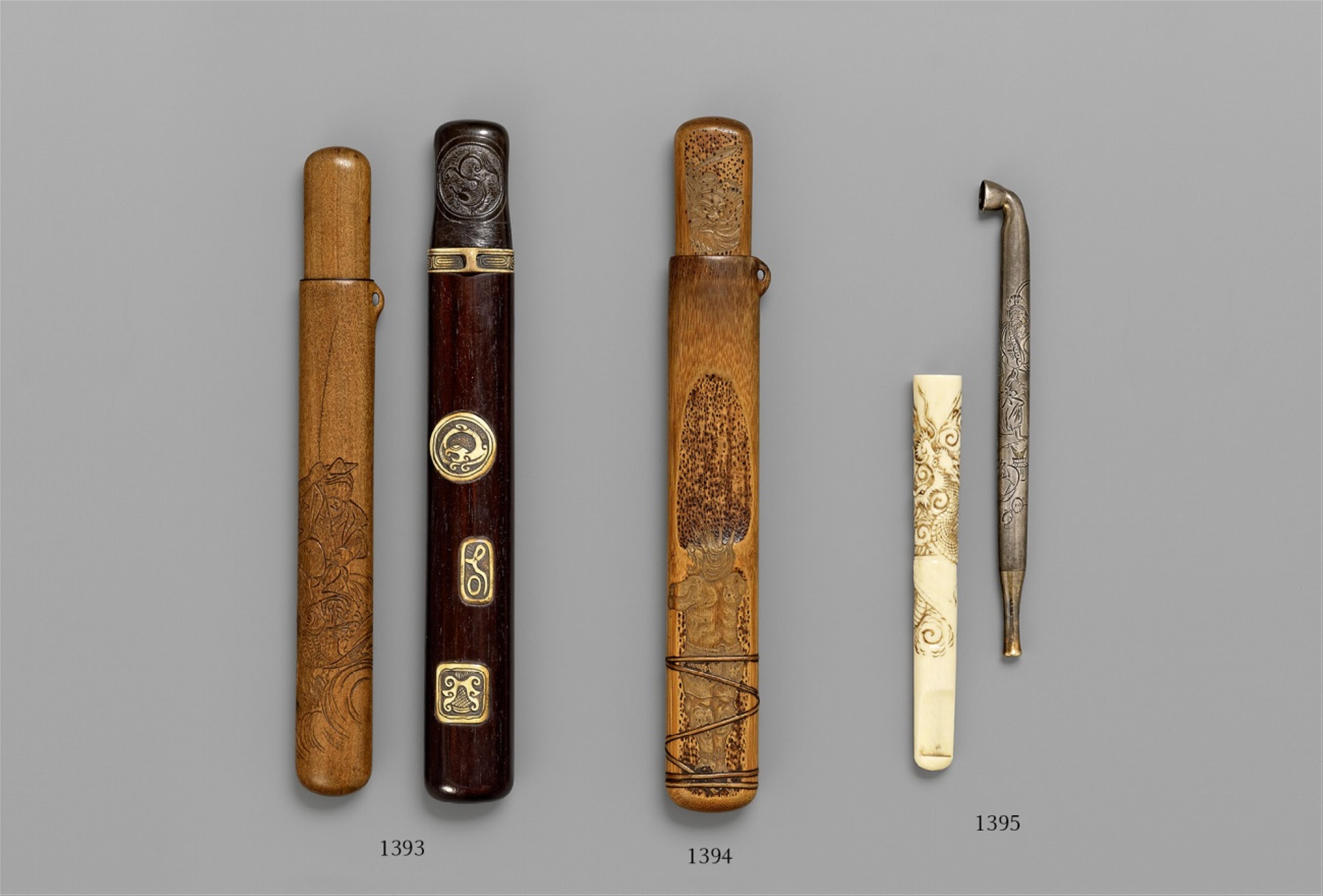 A silver pipe and an ivory cigarette holder. Late 19th/early 20th century - image-1