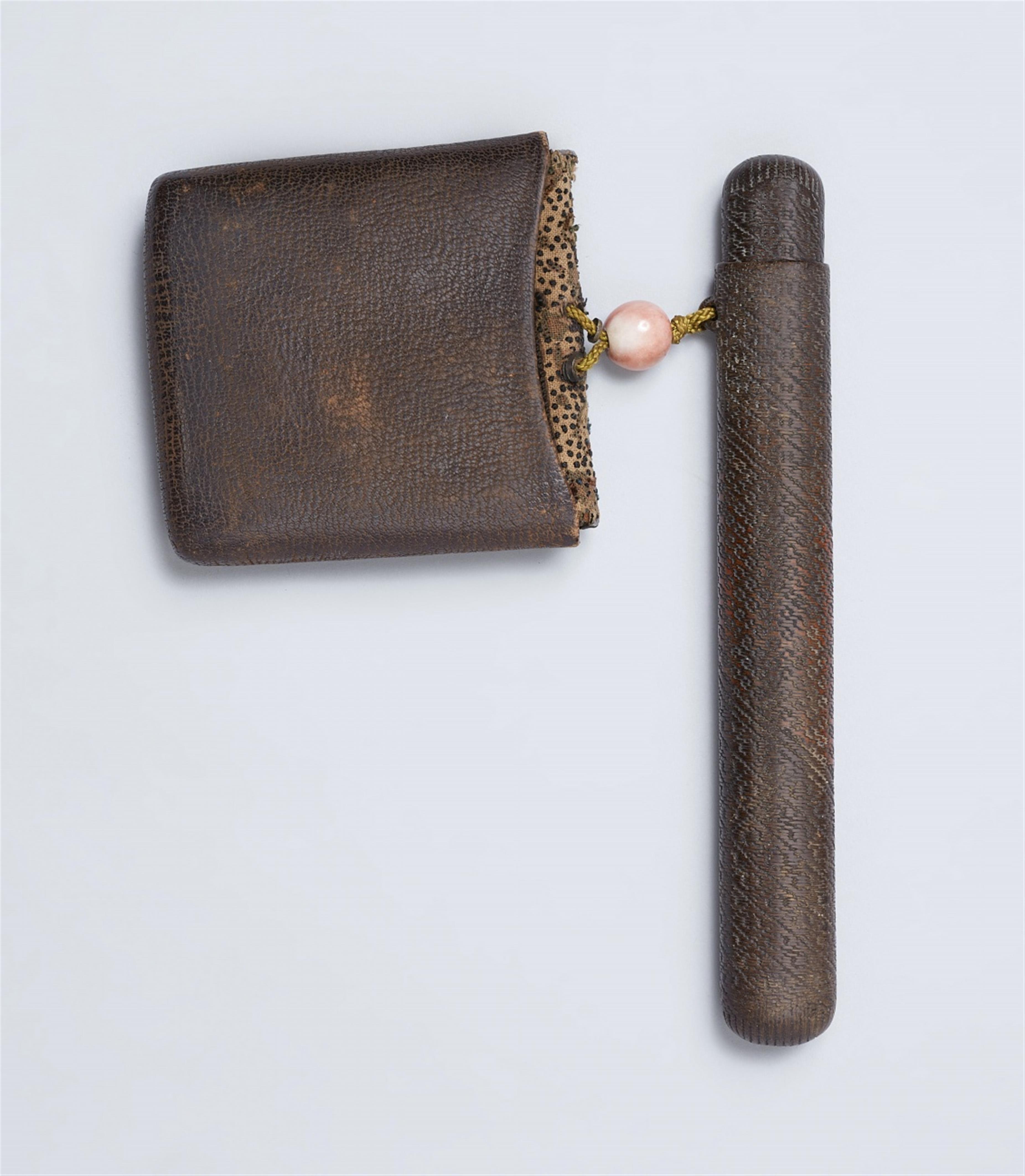 A leather tabako-ire. Late 19th century - image-2