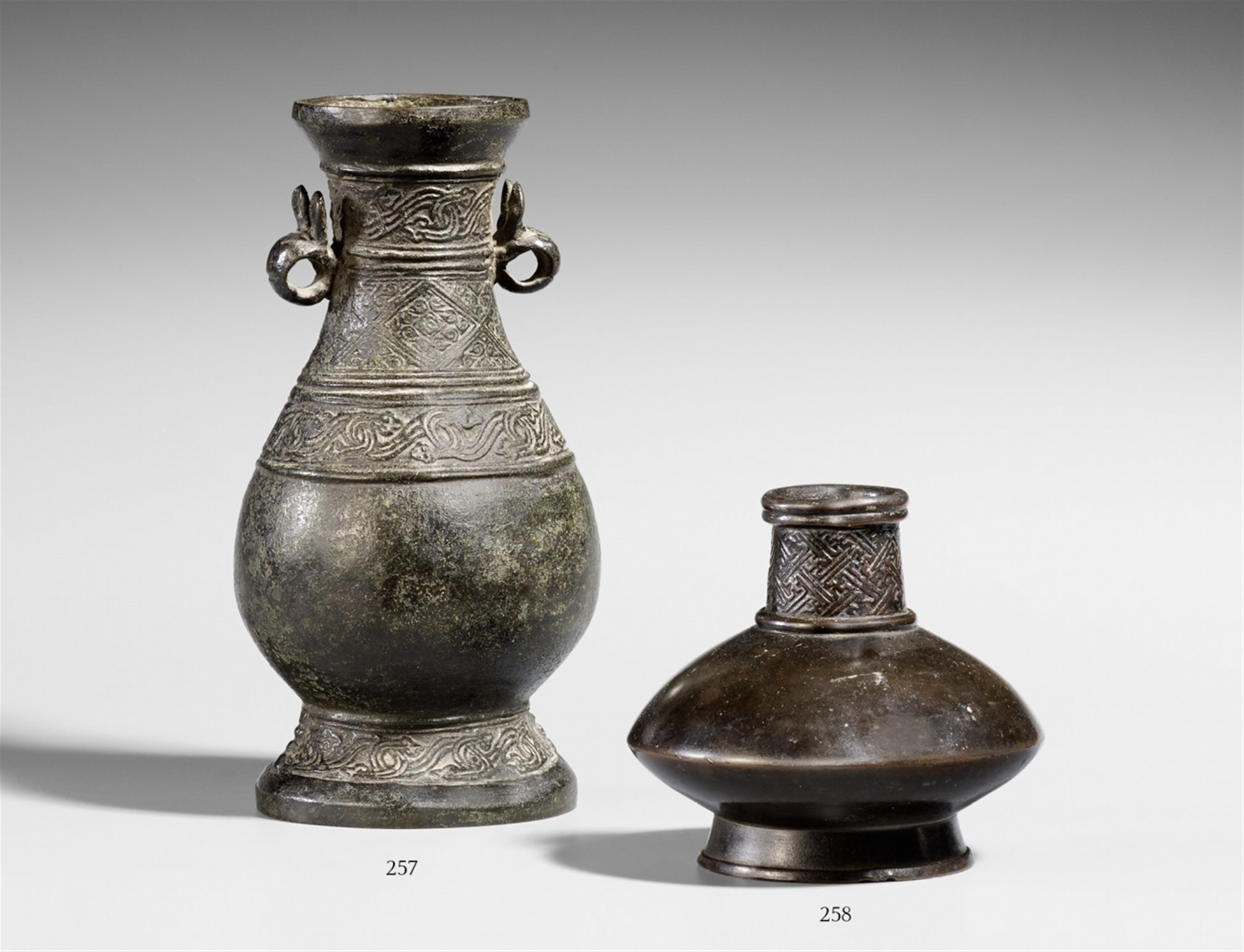 Birnförmige Vase. Bronze. Song-Zeit - image-1