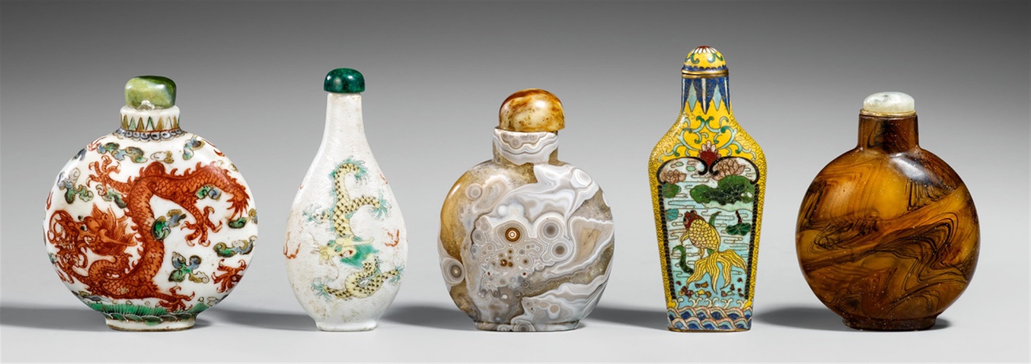 Seven snuff bottles. 19th/20th century - image-1