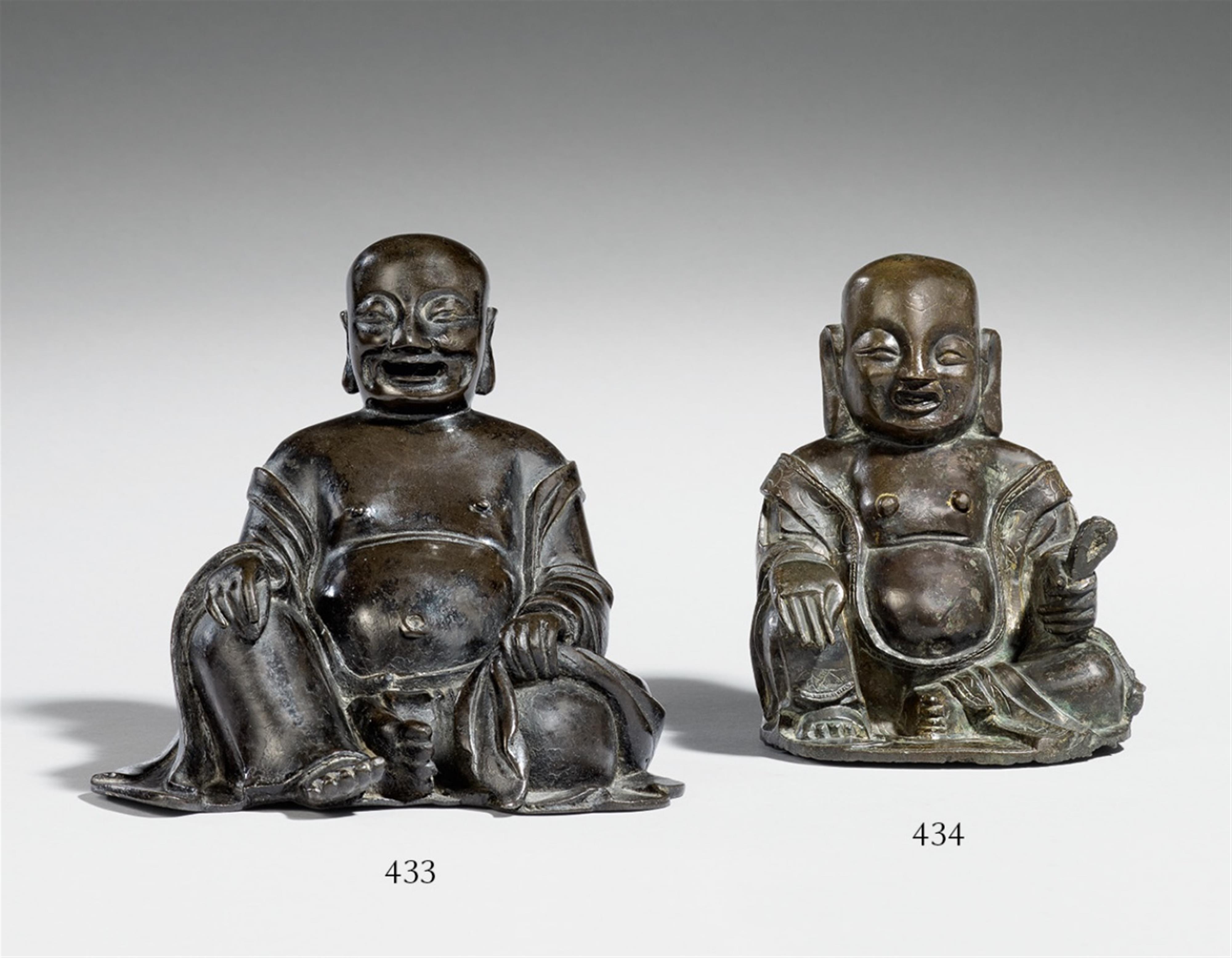Kleiner Milefo, auch Budai. Bronze. Qing-Zeit - image-1