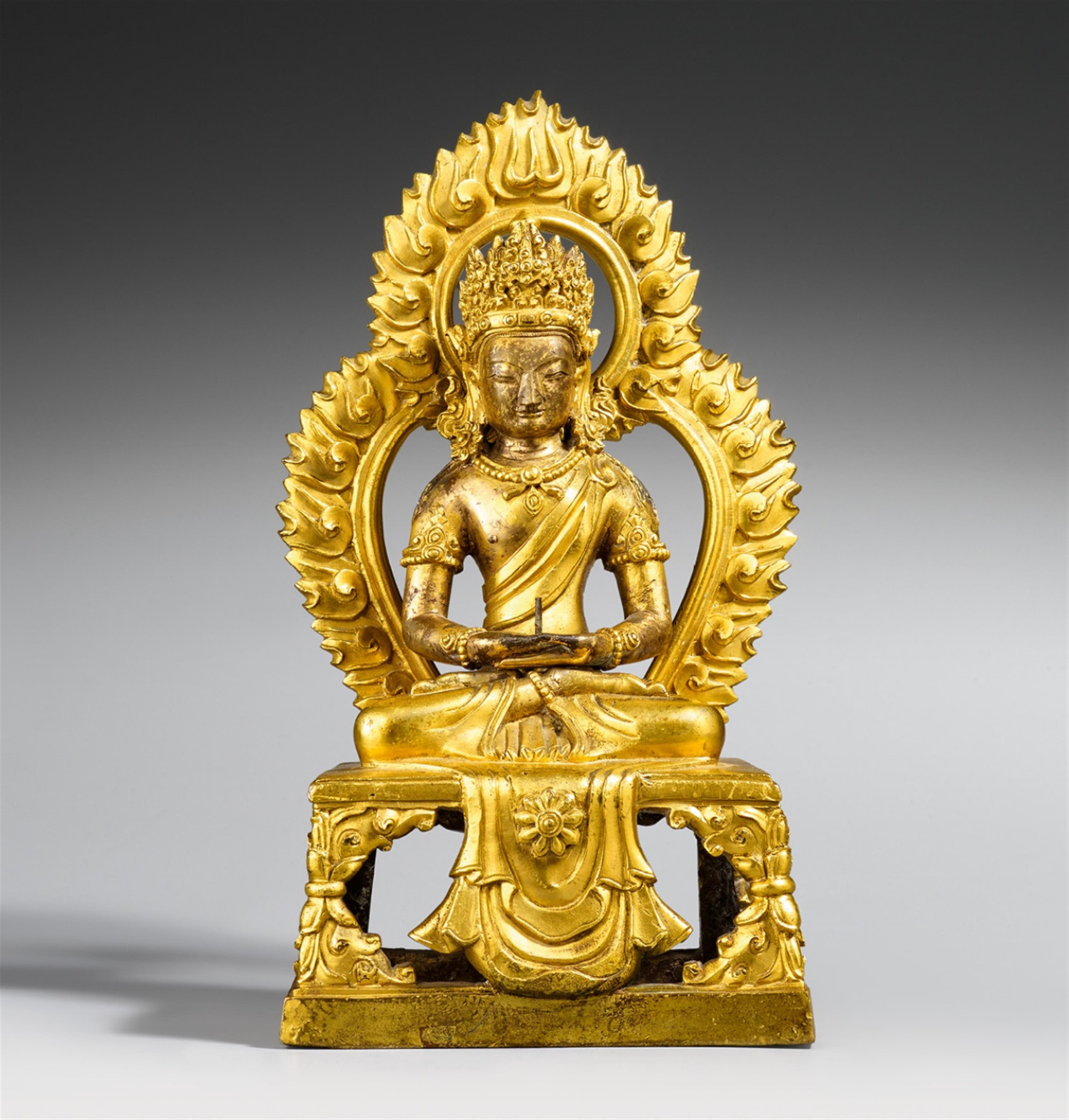 A Sinotibetan gilt bronze figure of Buddha Amitayus. Qianlong period, around 1770 - image-1