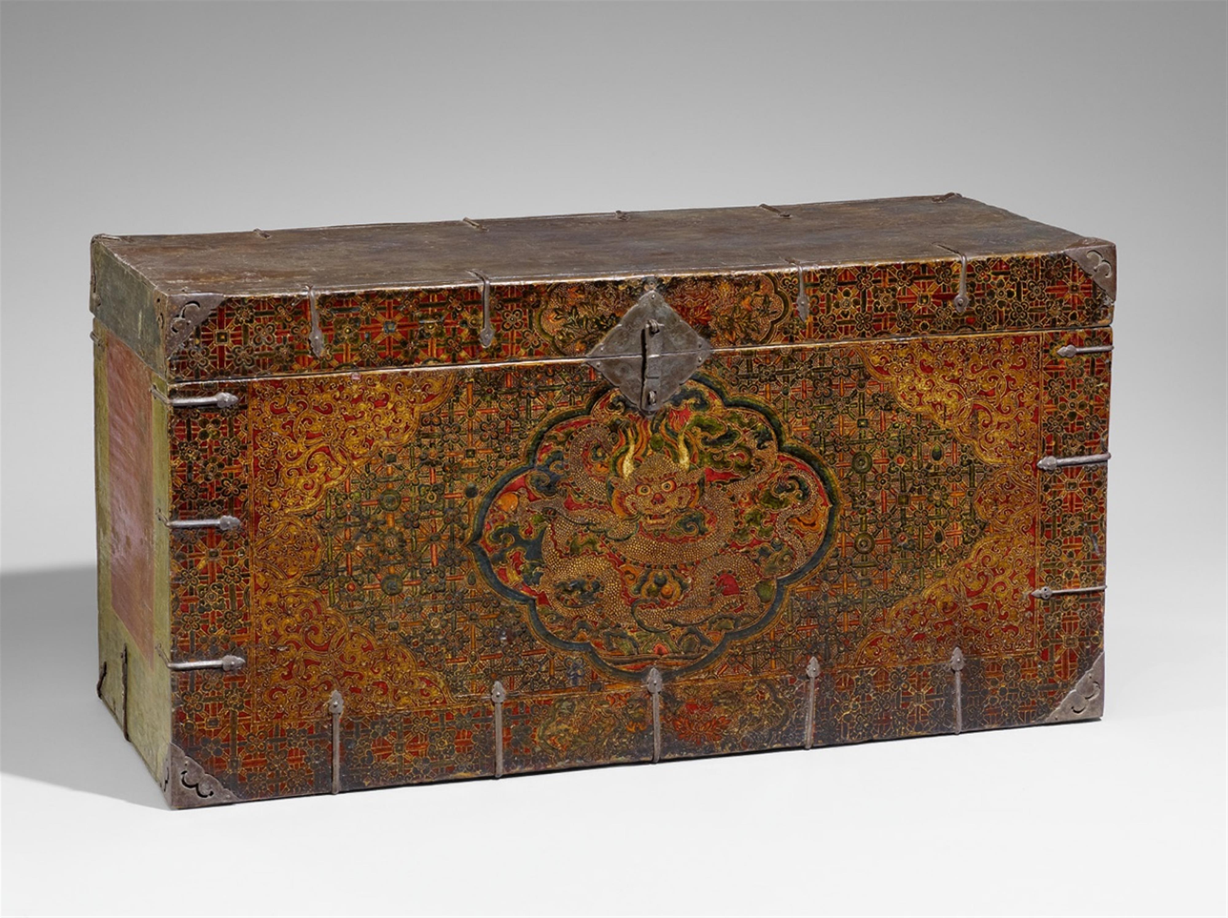 A large Tibetan wooden chest. 18th century - image-1