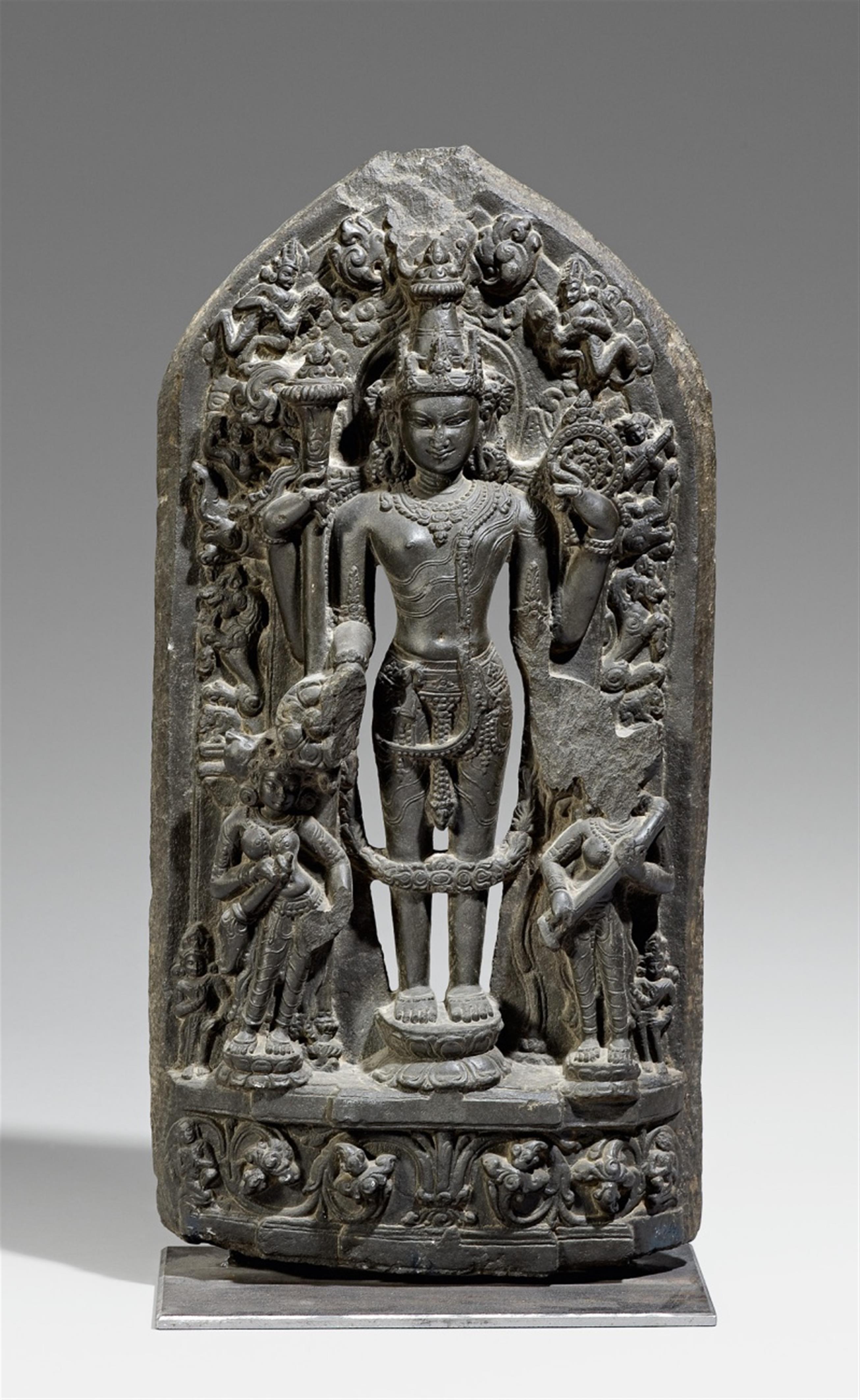 Stele eines Vishnu. Dunkelgrauer Stein. Nordost-Indien, Bihar. Pala-Zeit, 11./12. Jh. - image-1