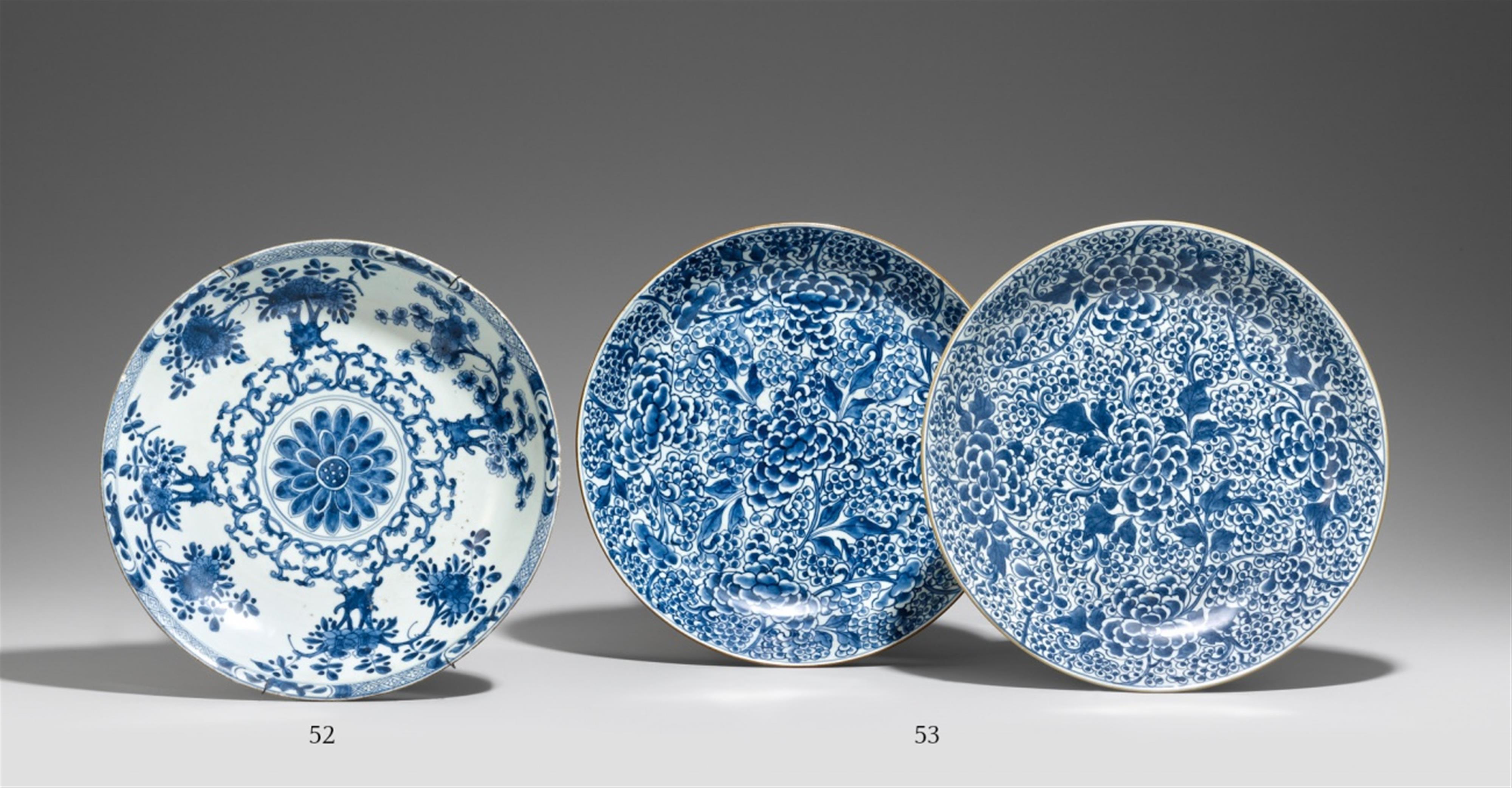 A pair of blue and white saucer dishes. Kangxi period (1662–1722) - image-1