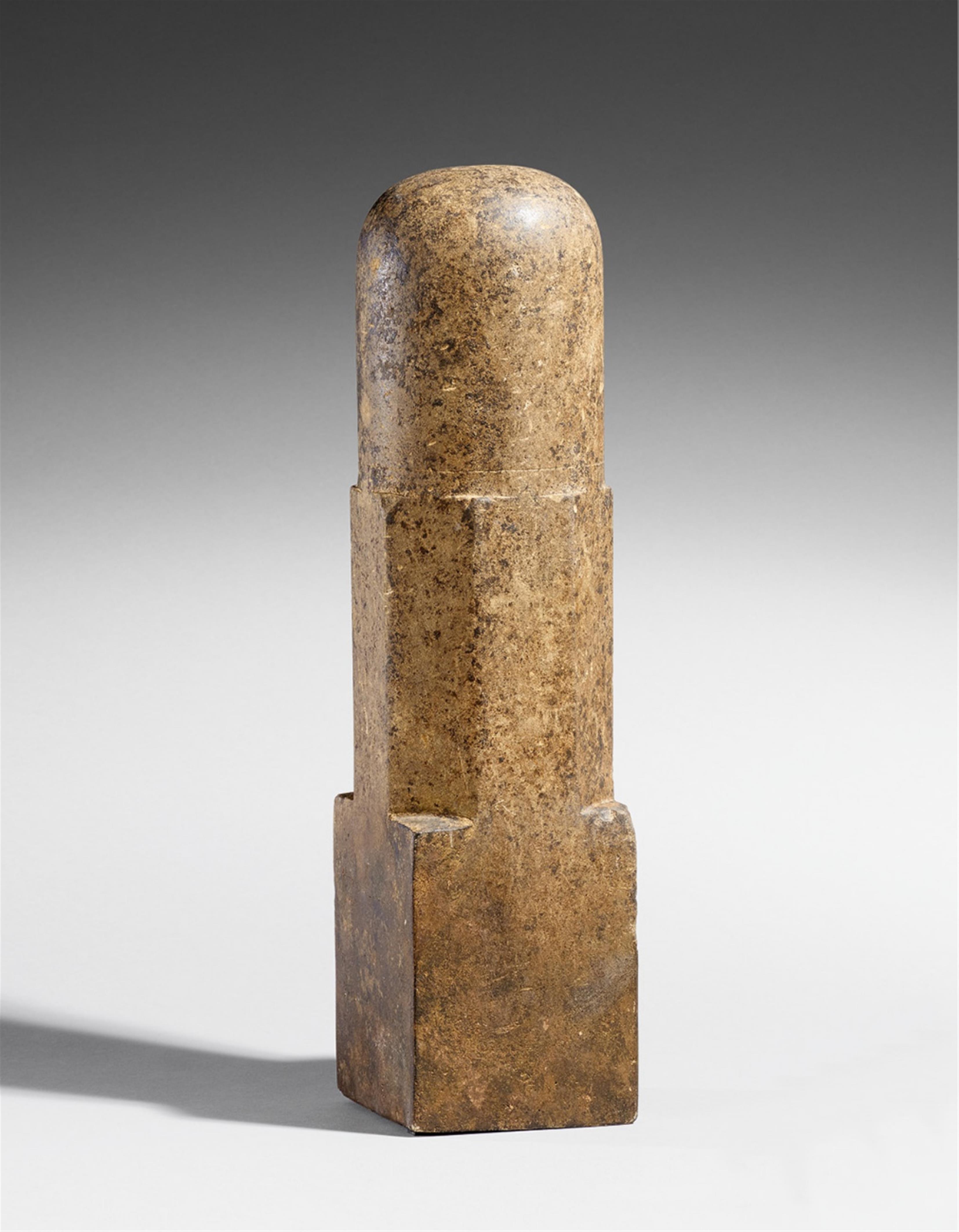 A Khmer sandstone lingam. 12th century - image-1