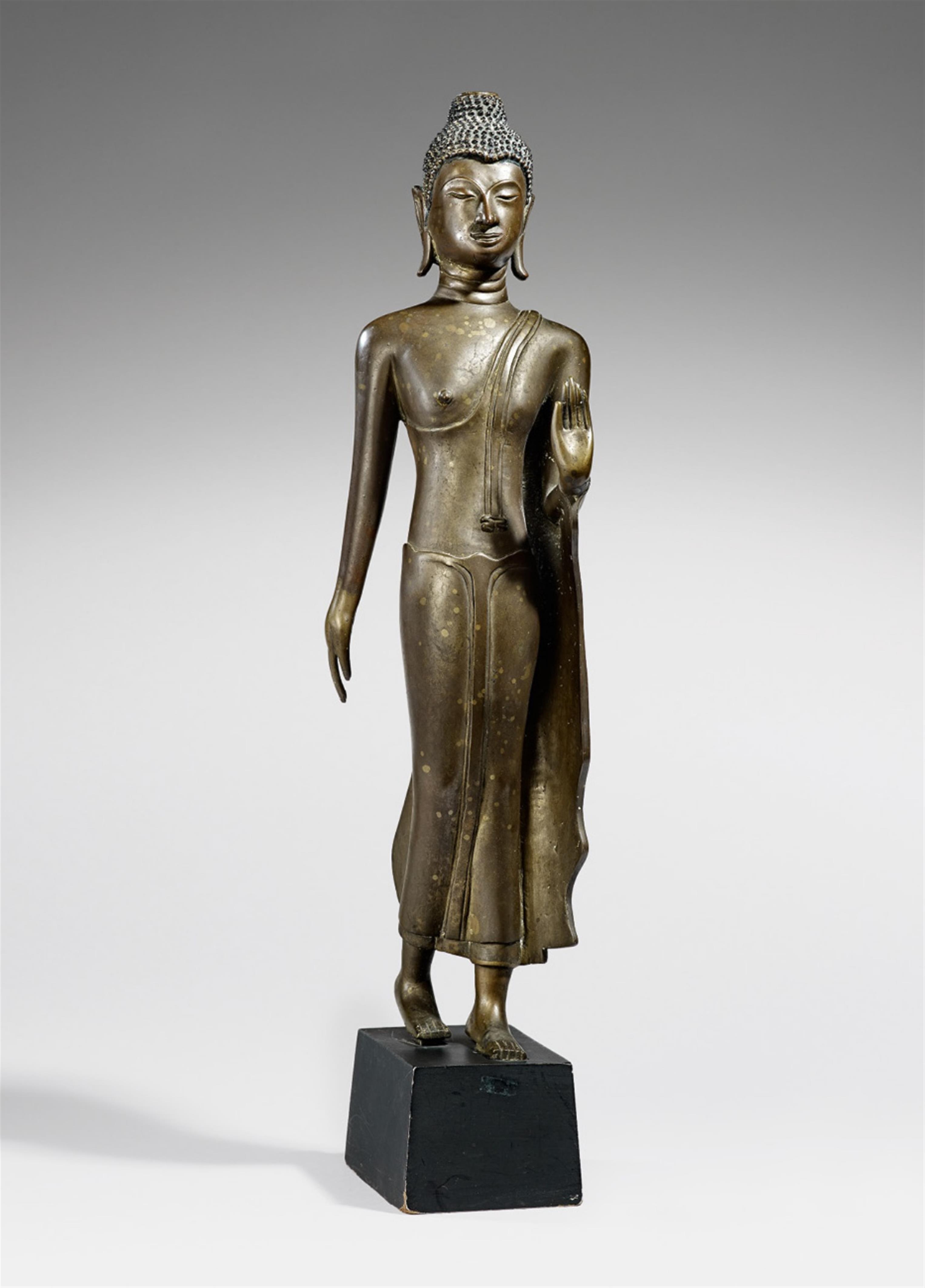 A Thai Sukhothai-style bronze figure of the walking Buddha Shakyamuni. Probably 19th century - image-1