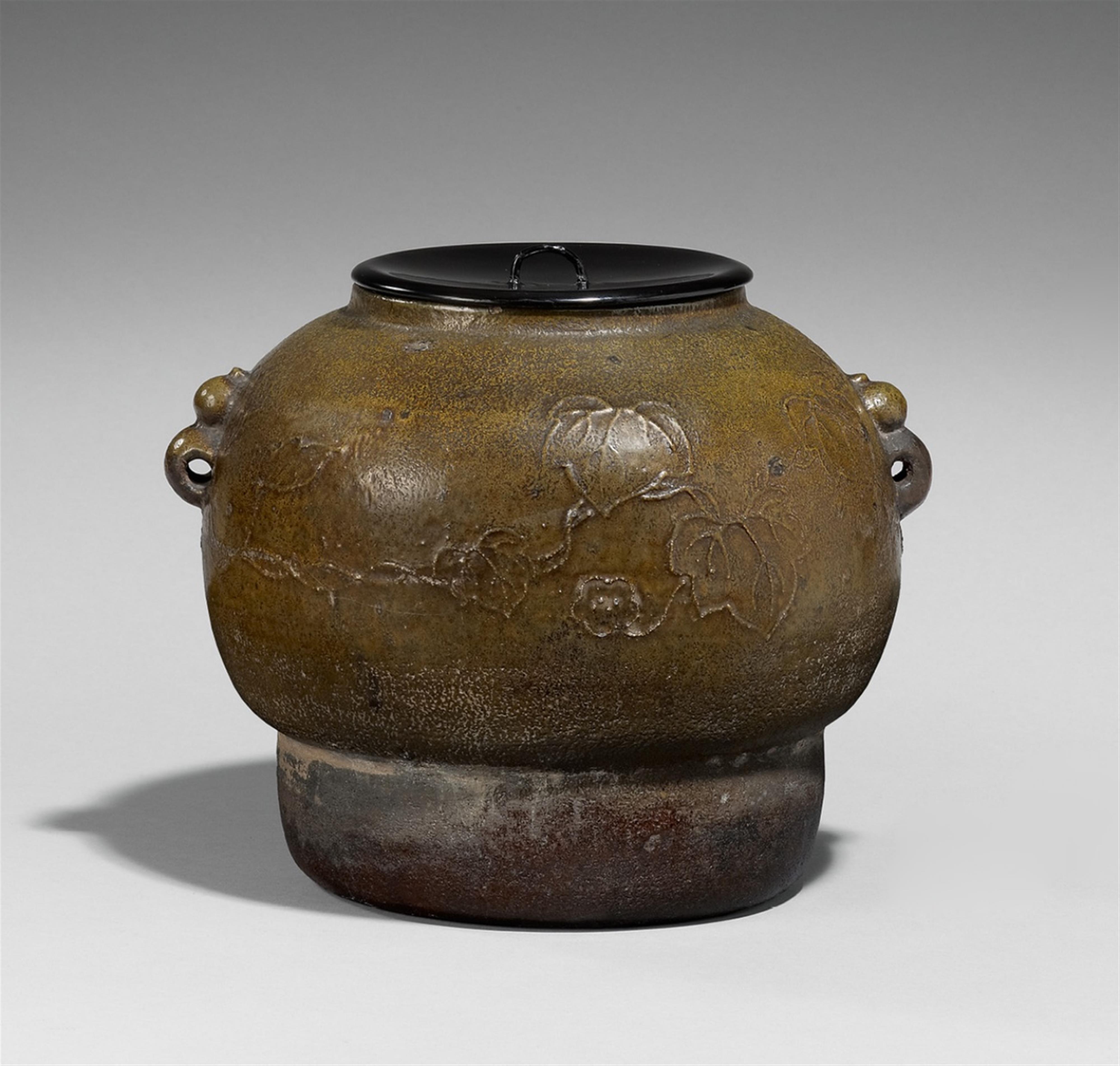 An unusual water jar (mizusashi). Edo period - image-1