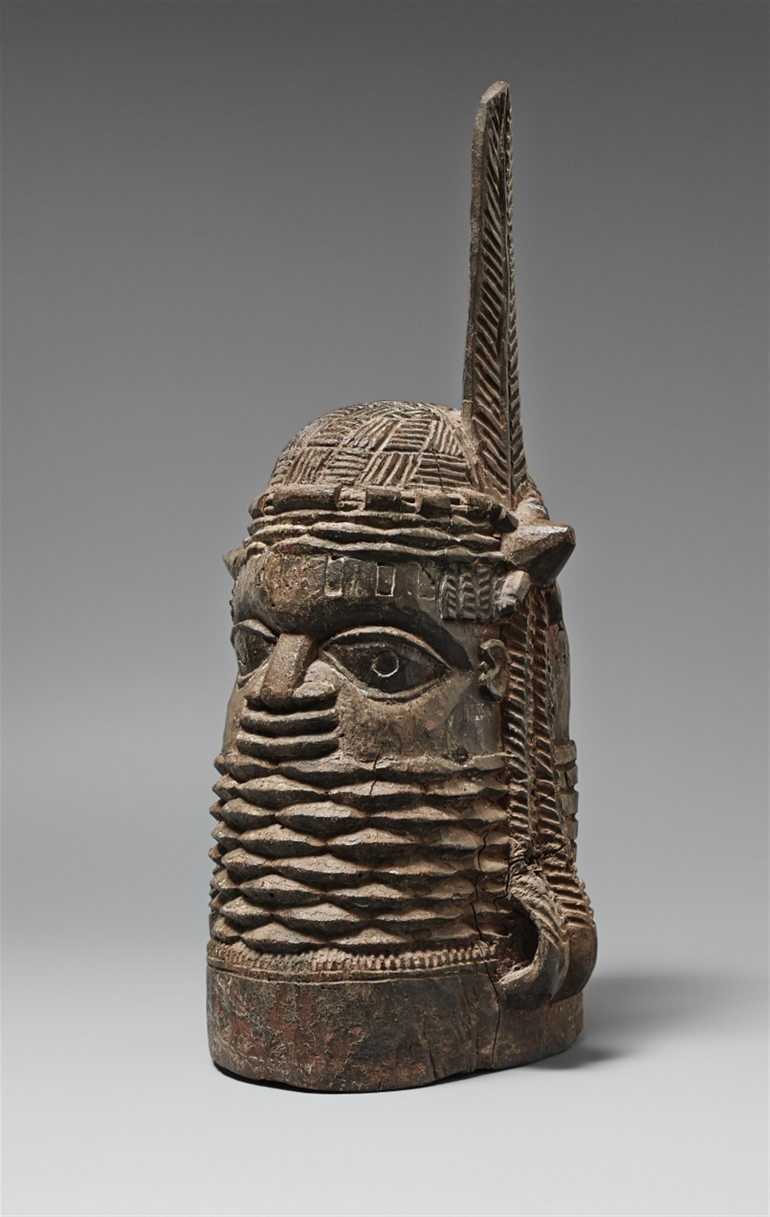 A BENIN WOOD HEAD - image-1