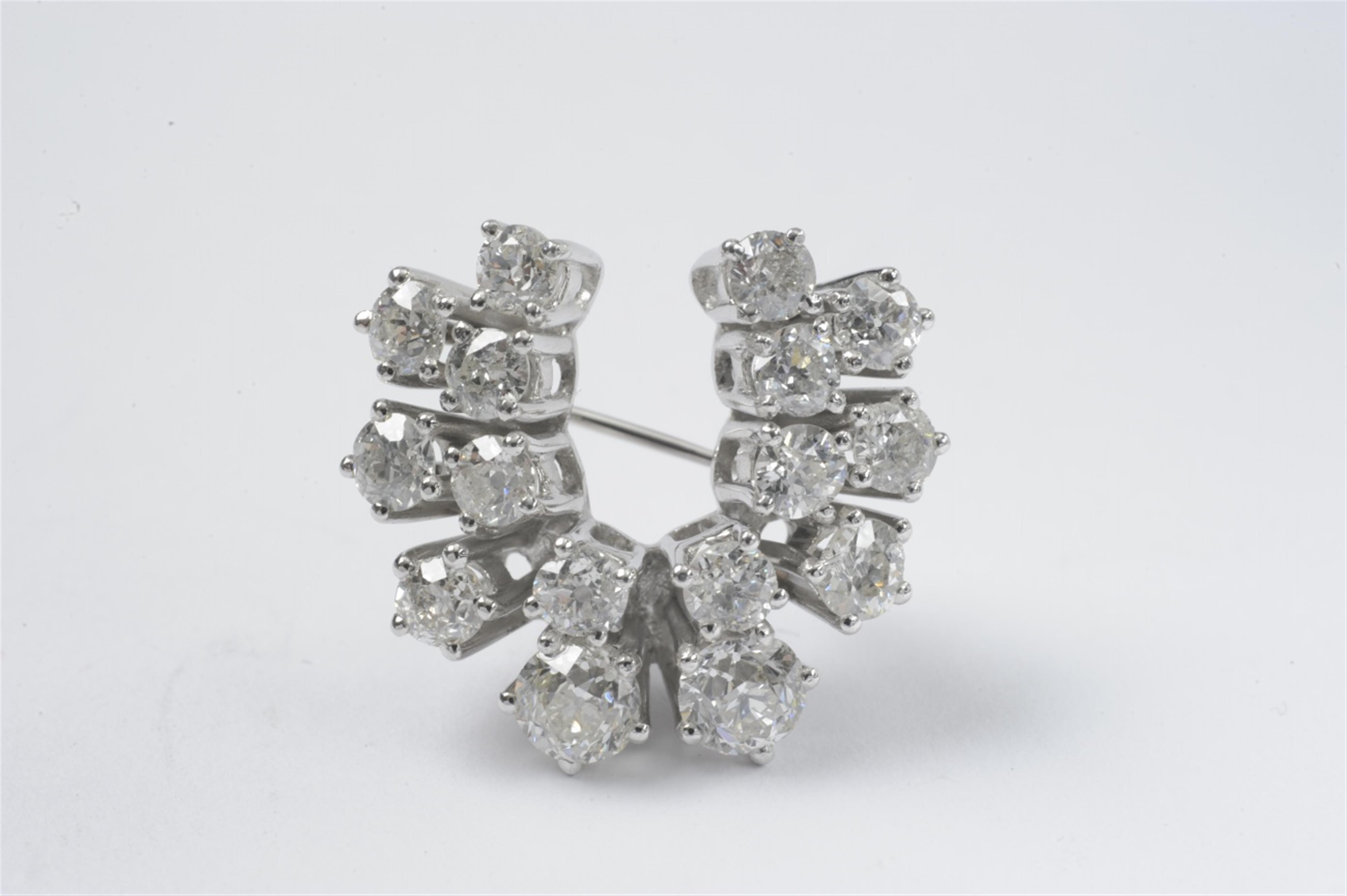 An 18k white gold and diamond brooch - image-2