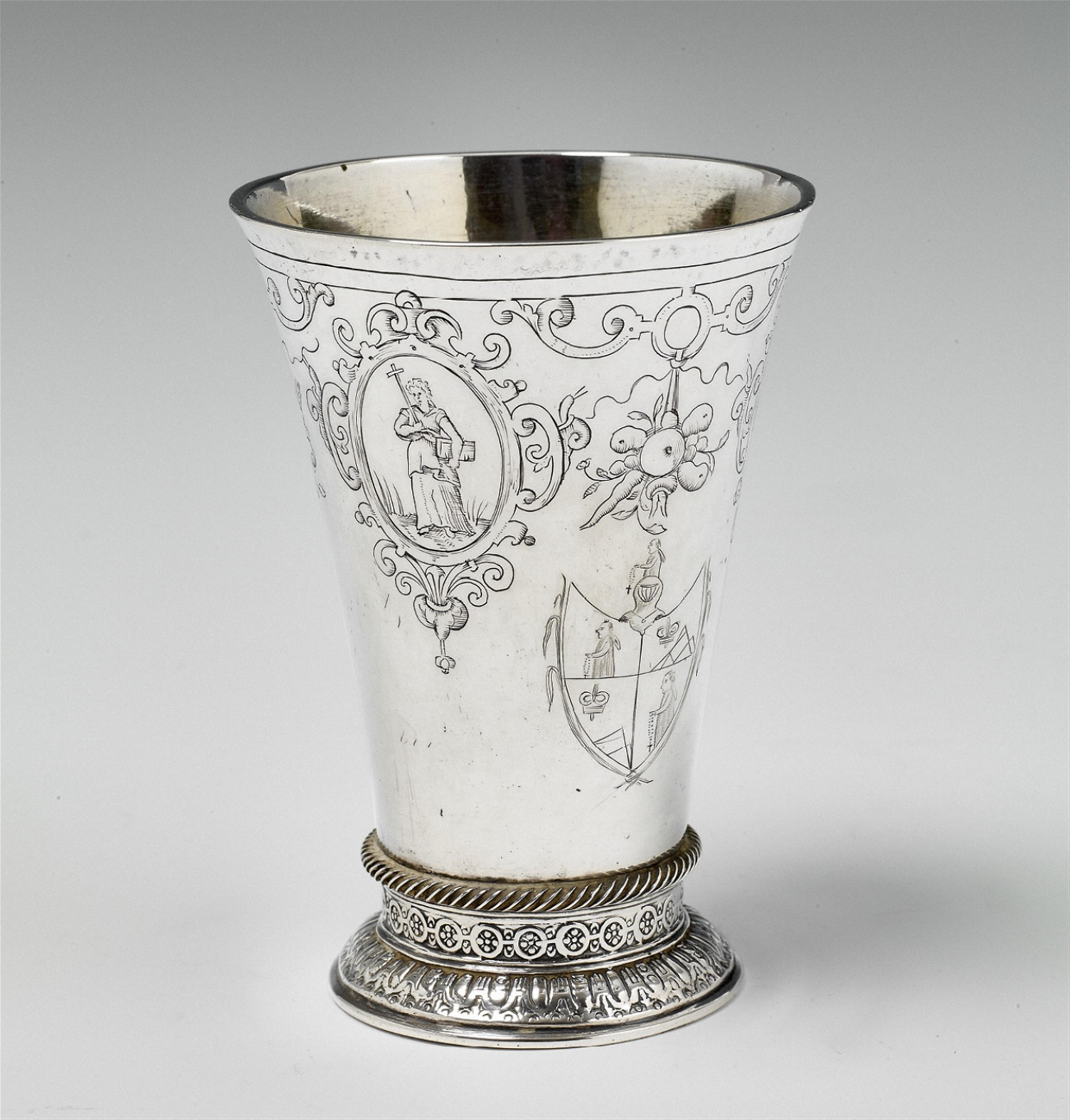 An interior gilt silver beaker - image-1