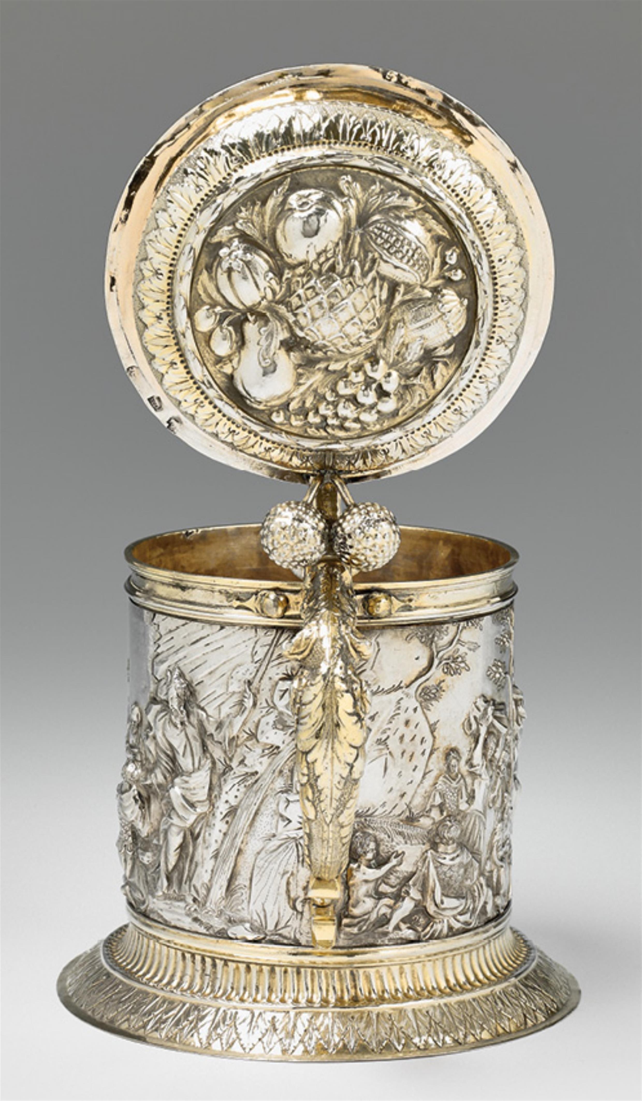 An important Moscow partially gilt silver tankard - image-2