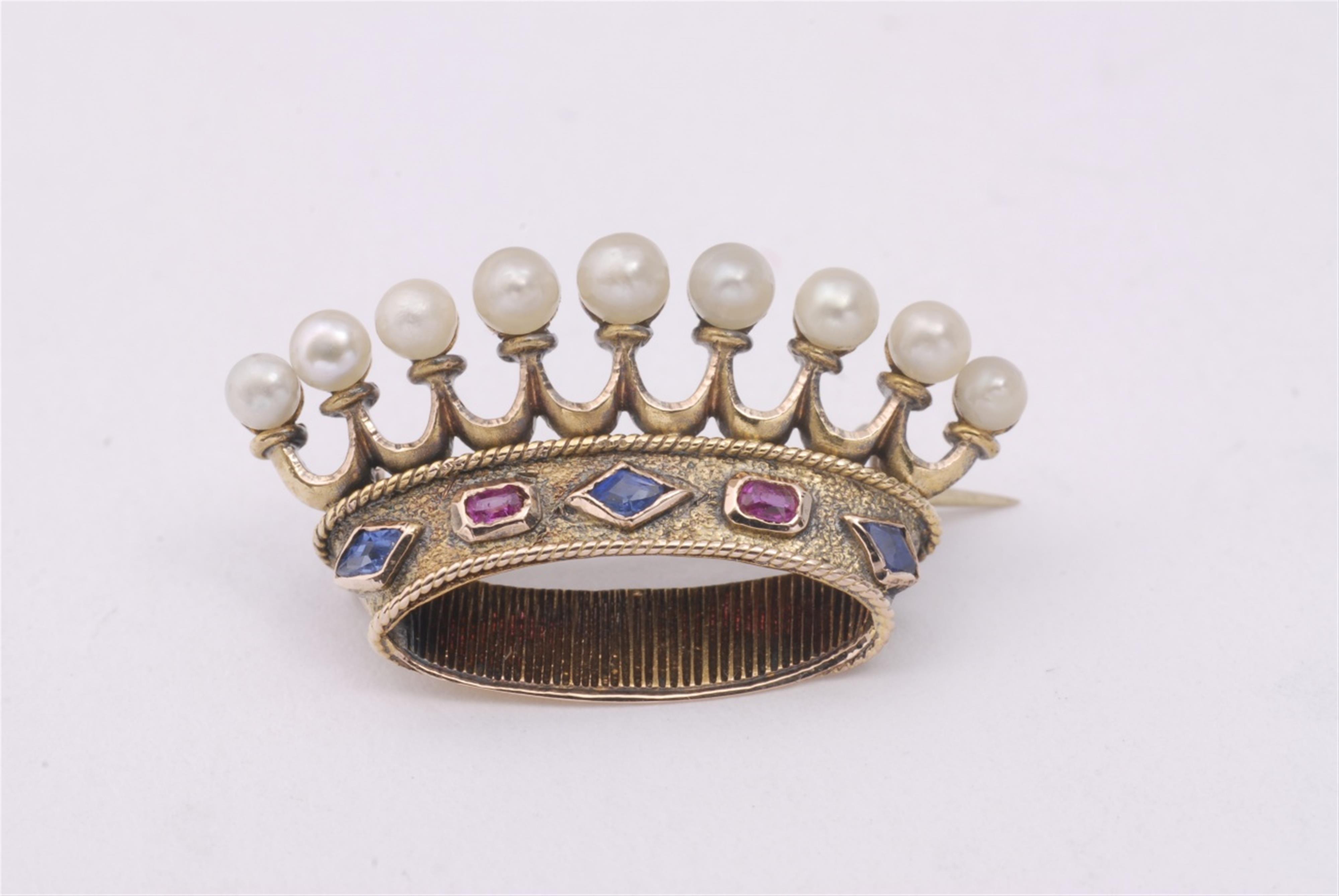 An 18k gold and pearl "earl's crown" brooch. - image-1