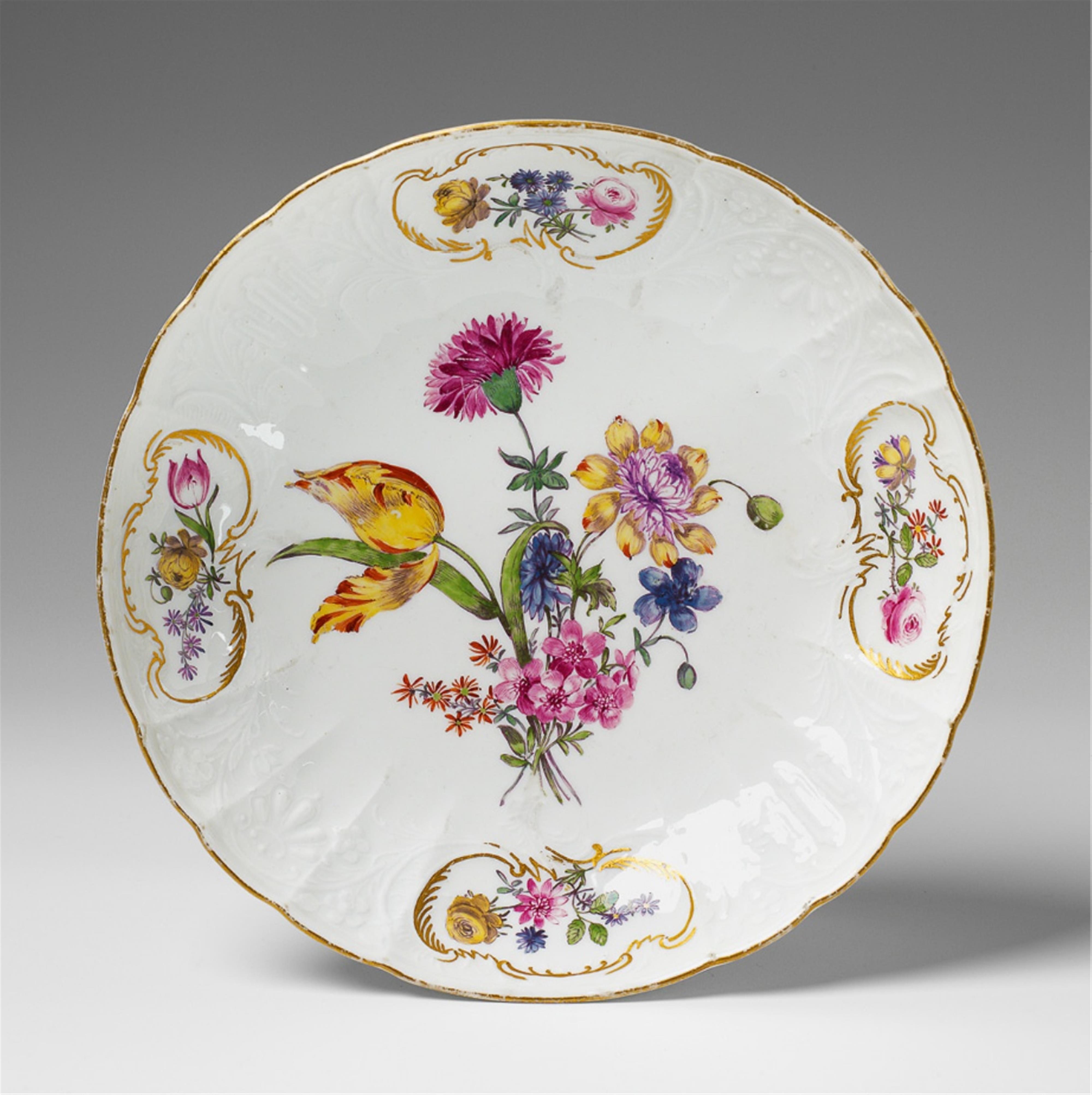 A Meissen "neu-Dulong" porcelain bowl with a central bouquet. - image-1