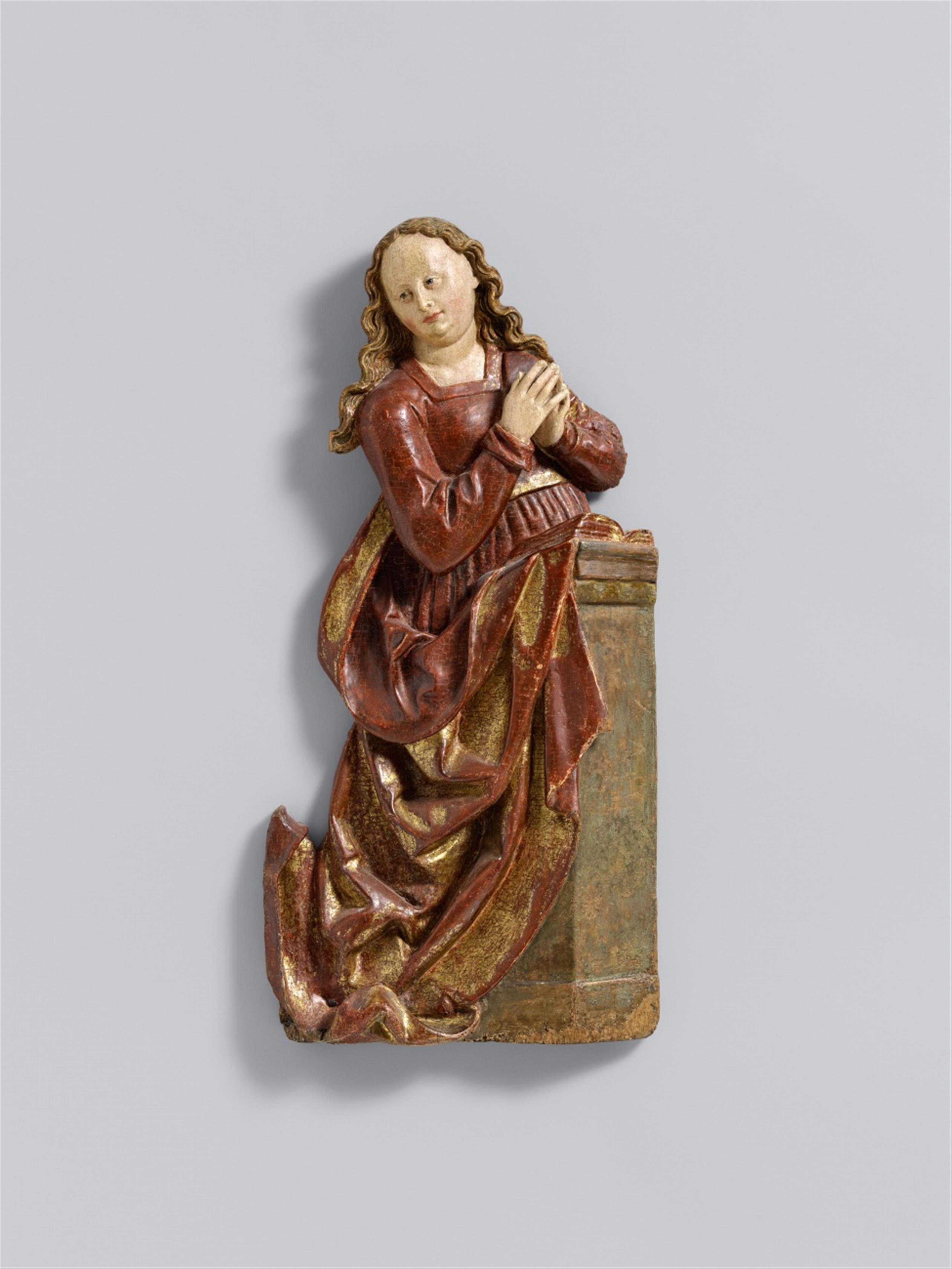 South German circa 1610/1620 - A South German carved limewood figure of the Virgin of the Annunciation, circa 1610/1620. - image-1