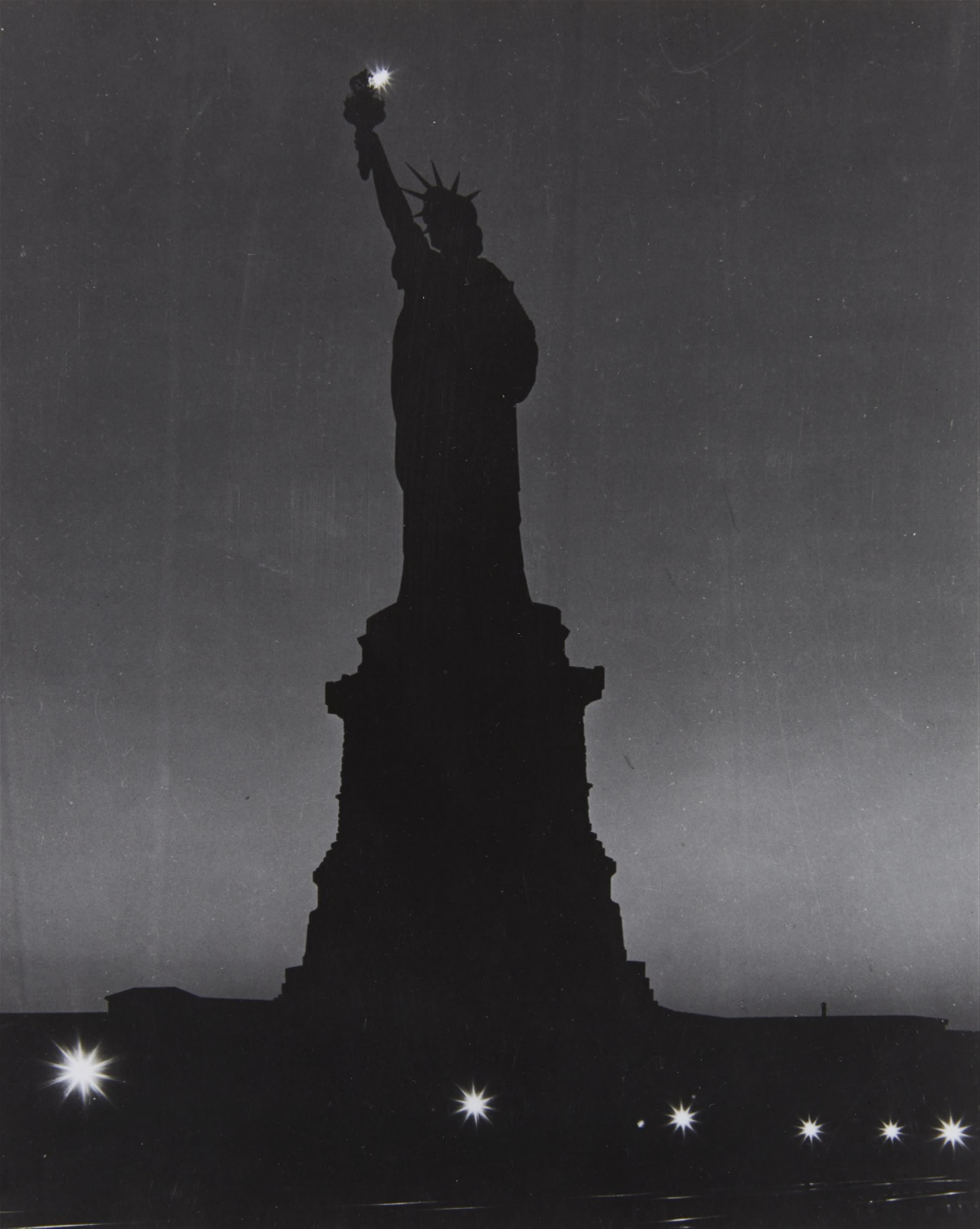 Andreas Feininger - Statue of Liberty at night - image-1