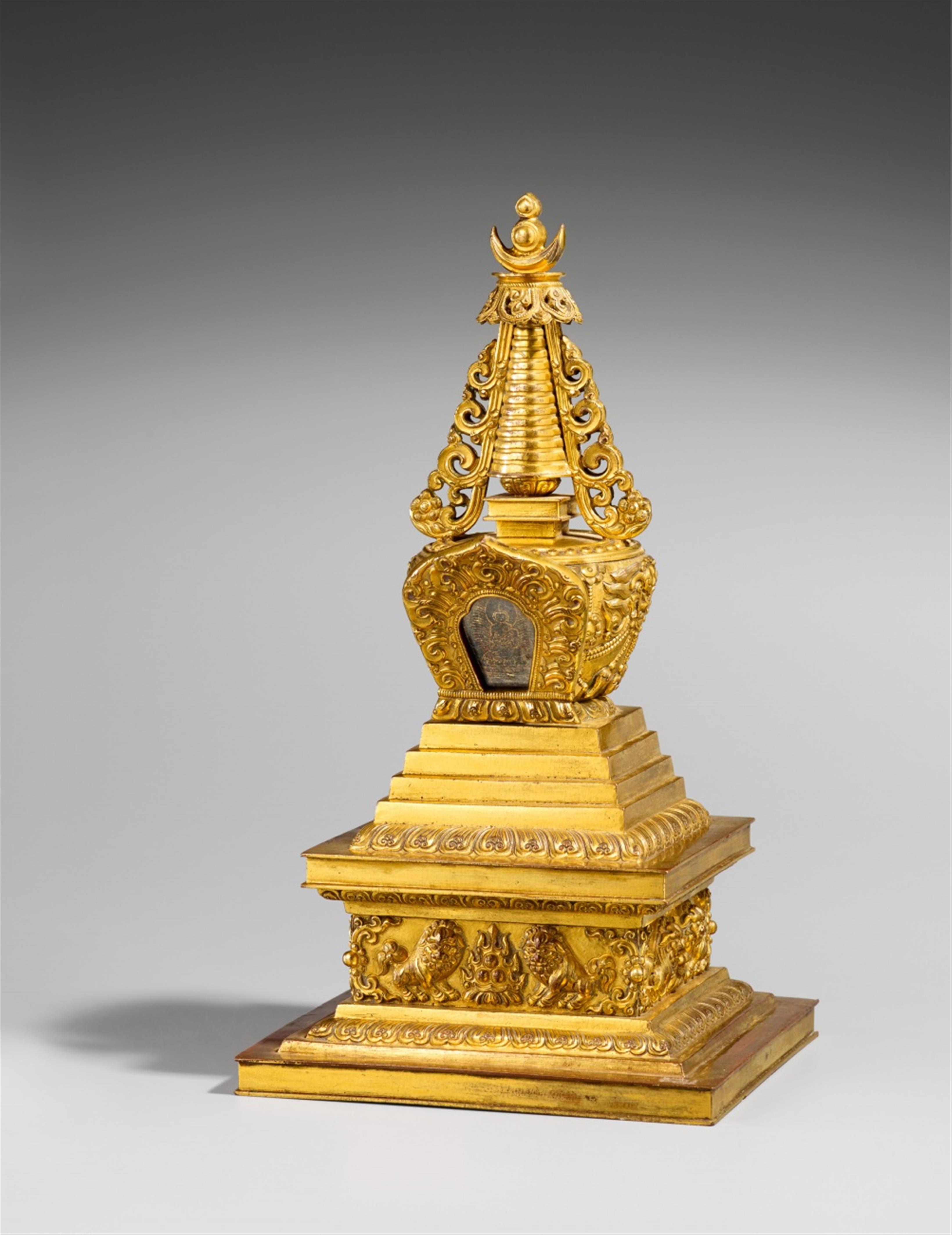 Stupa. Feuervergoldete Bronze. 18. Jh. - image-1