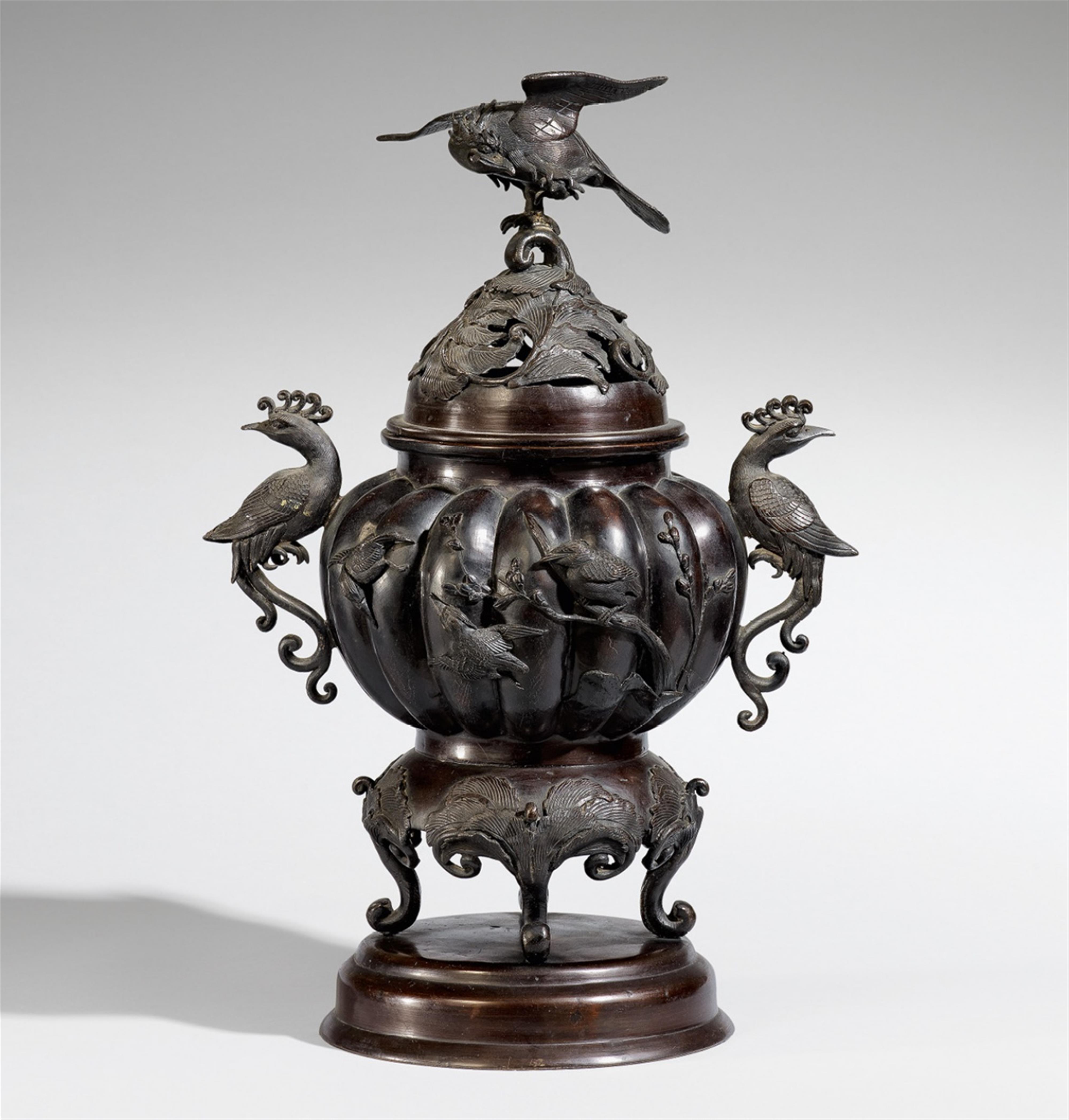 A bronze incense burner. Late 19th century - image-1