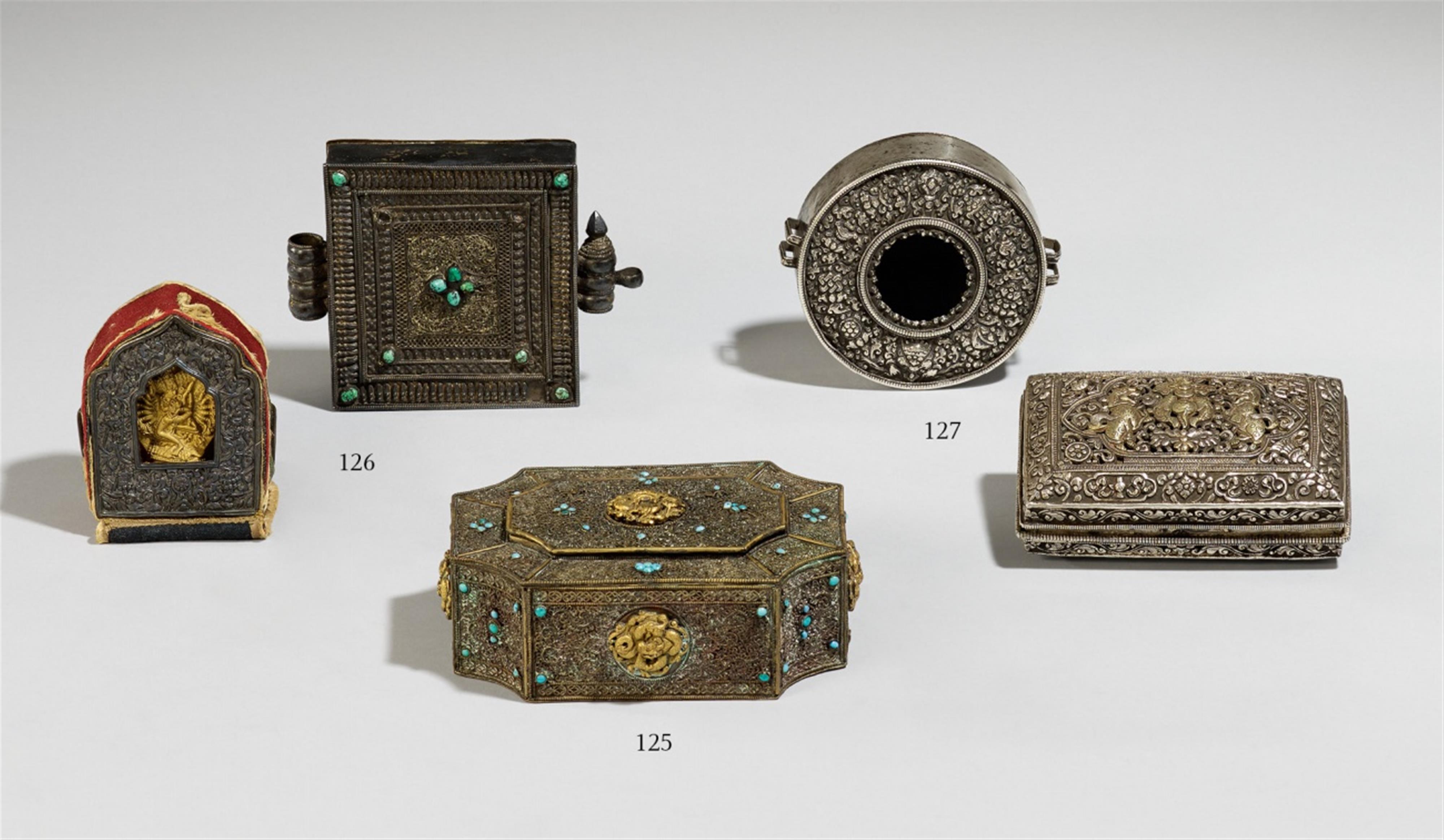 A Tibetan silver ga´u box and a silver amulet box, ga´u - image-1