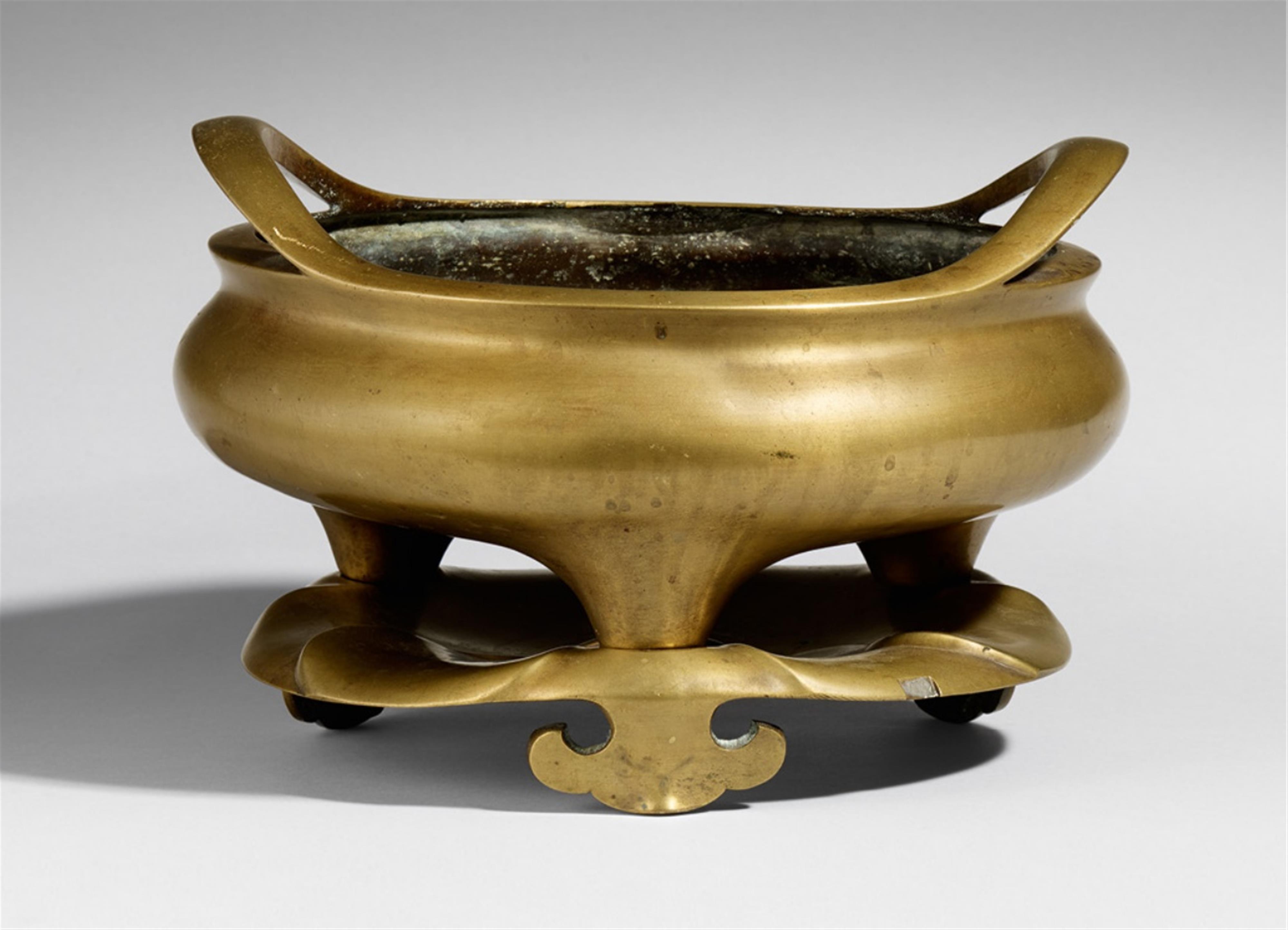 A large brass incense burner with stand. 19th century - image-1