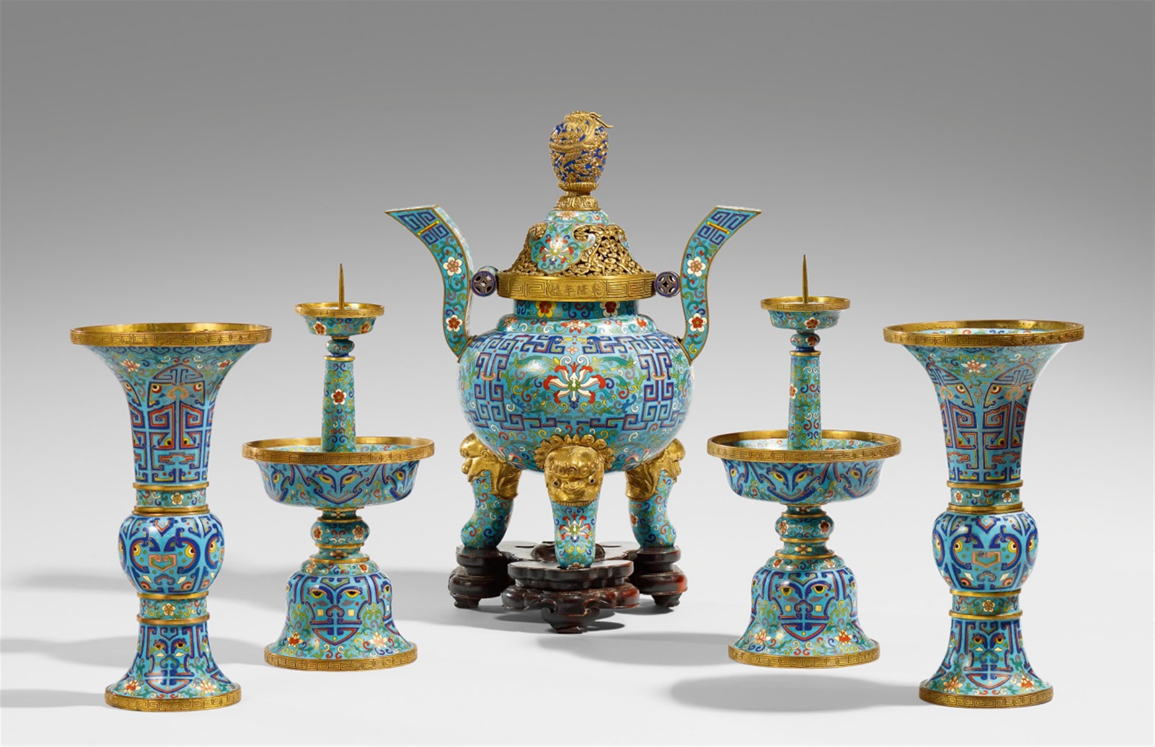 A five-piece cloisonné enamel altar set. 19th century - image-1