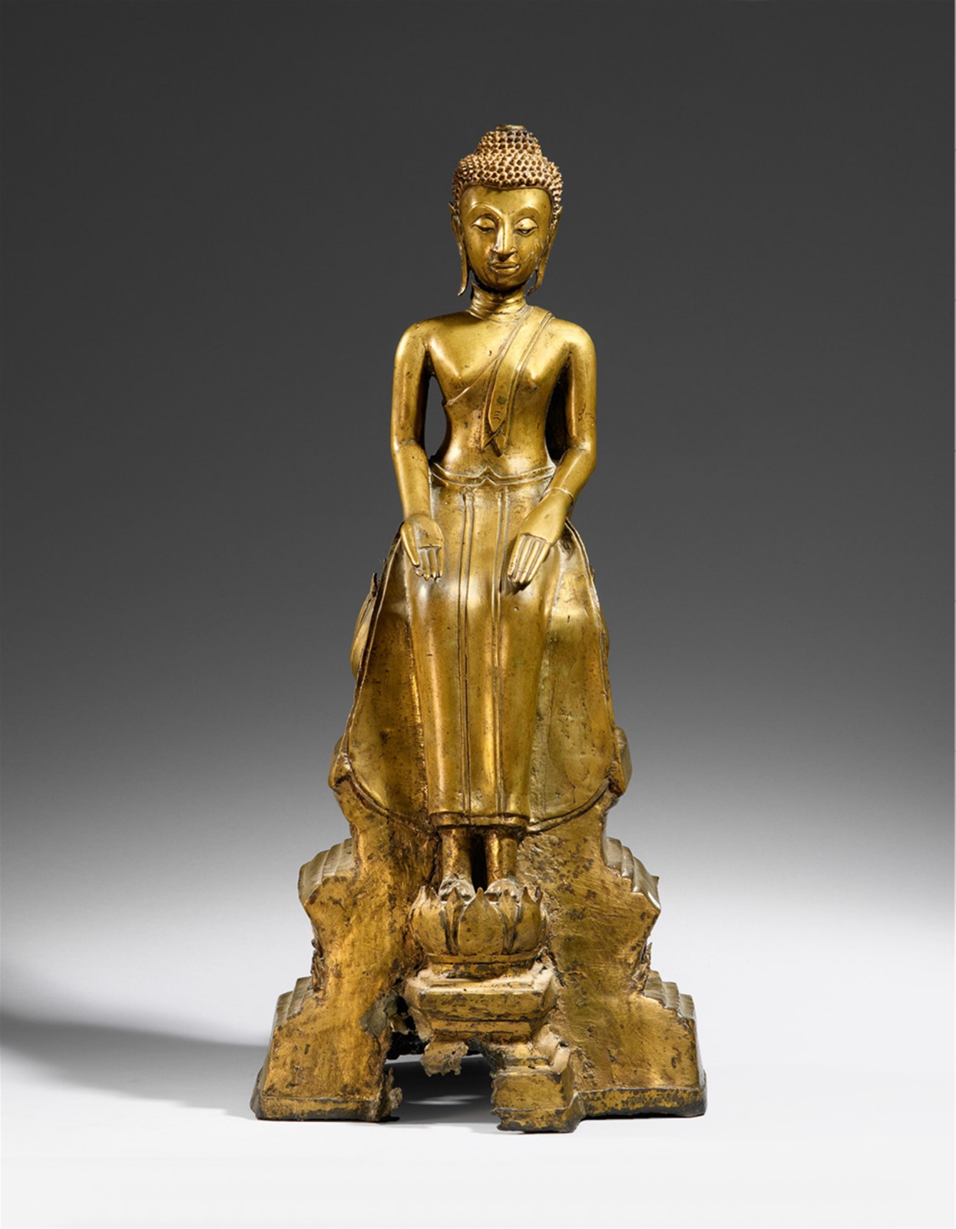 An Ayutthaya-style brass figure of a Buddha. 19th century or earlier - image-2