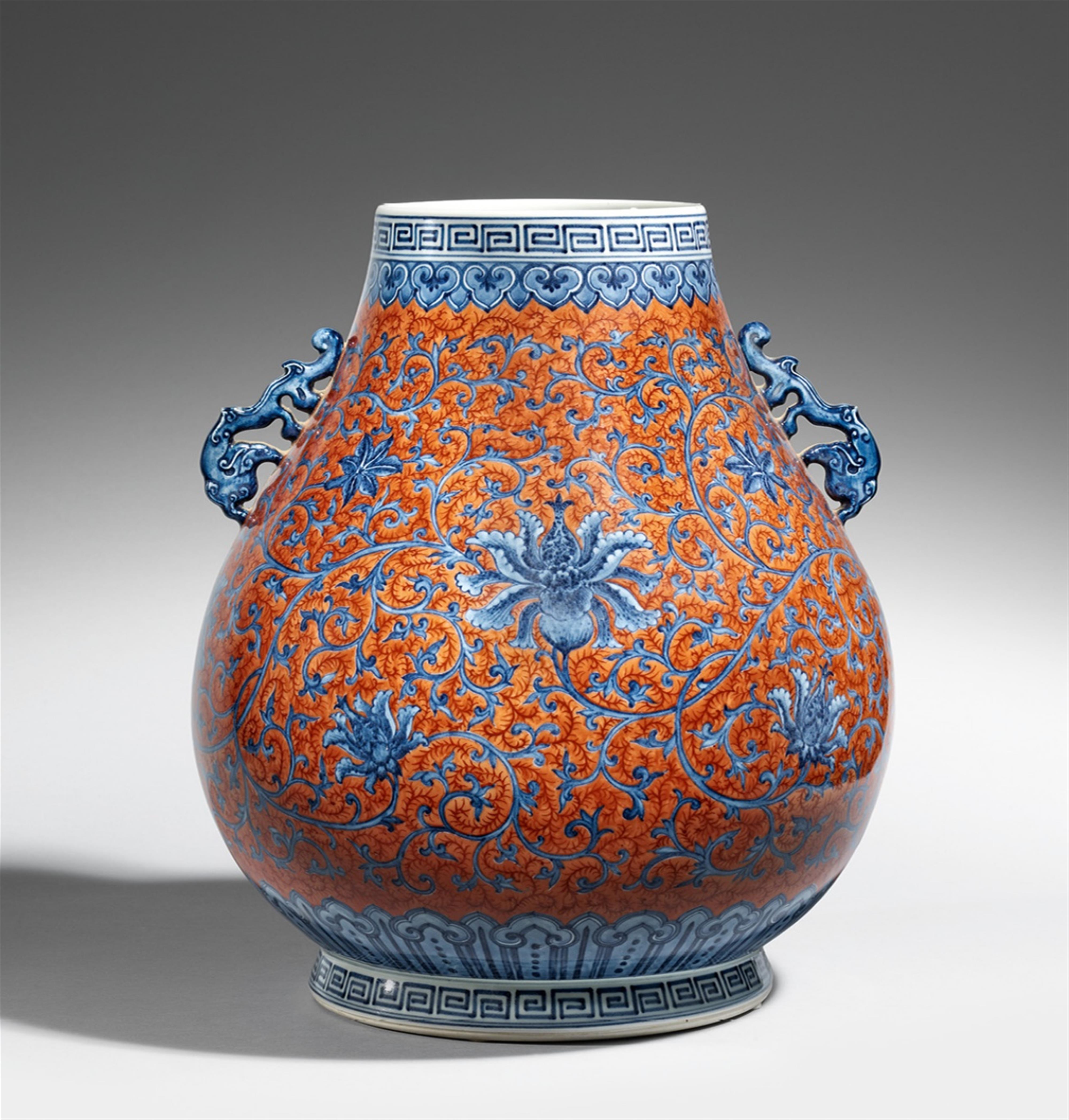 A blue and white hu-shaped vase with coral red ground. 20th century - image-2