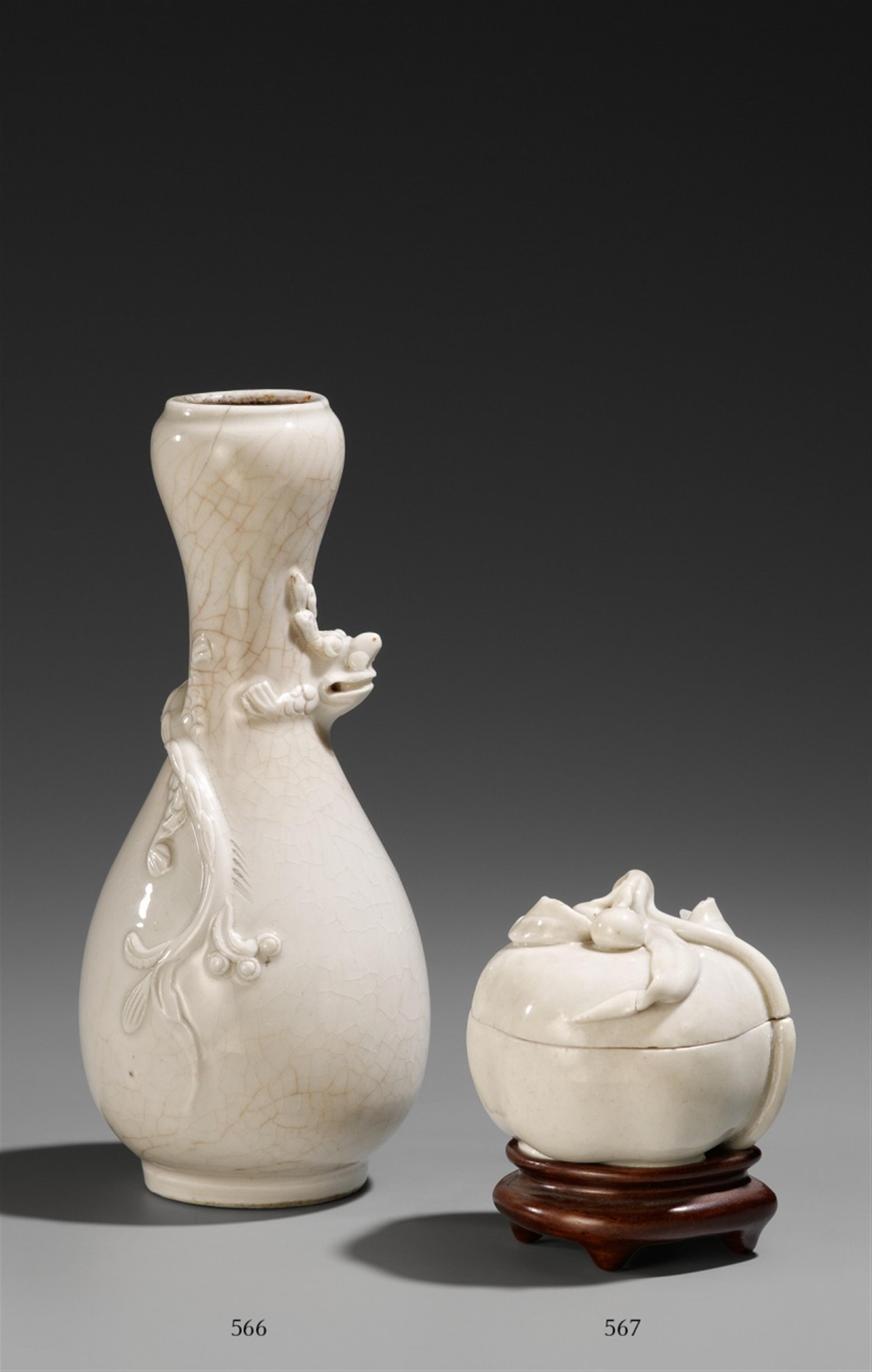 A creamy-white-glazed soft-paste dragon vase. 18th/19th century - image-1