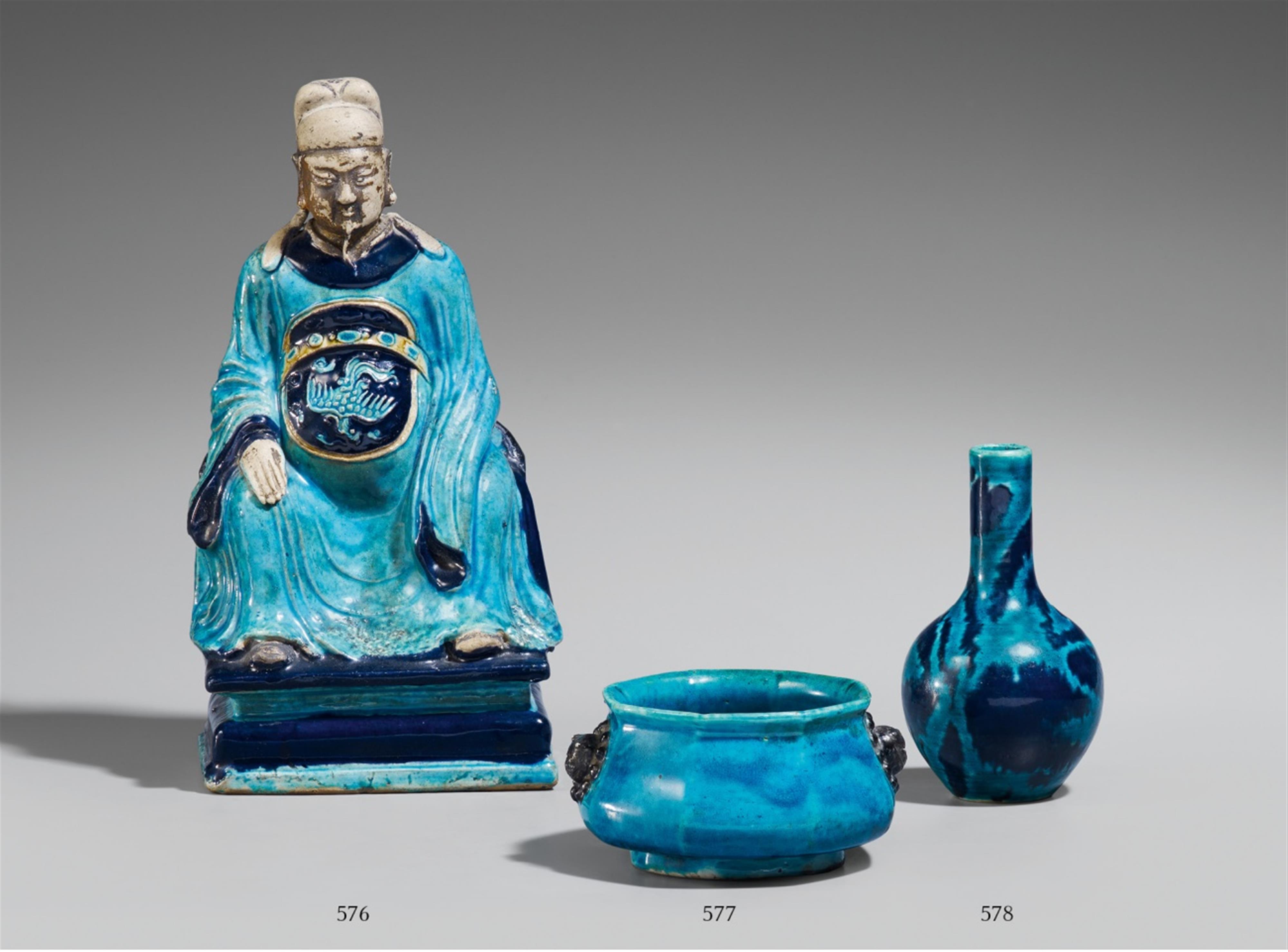 A turquoise- and aubergine-glazed bottle vase. 18th century - image-1