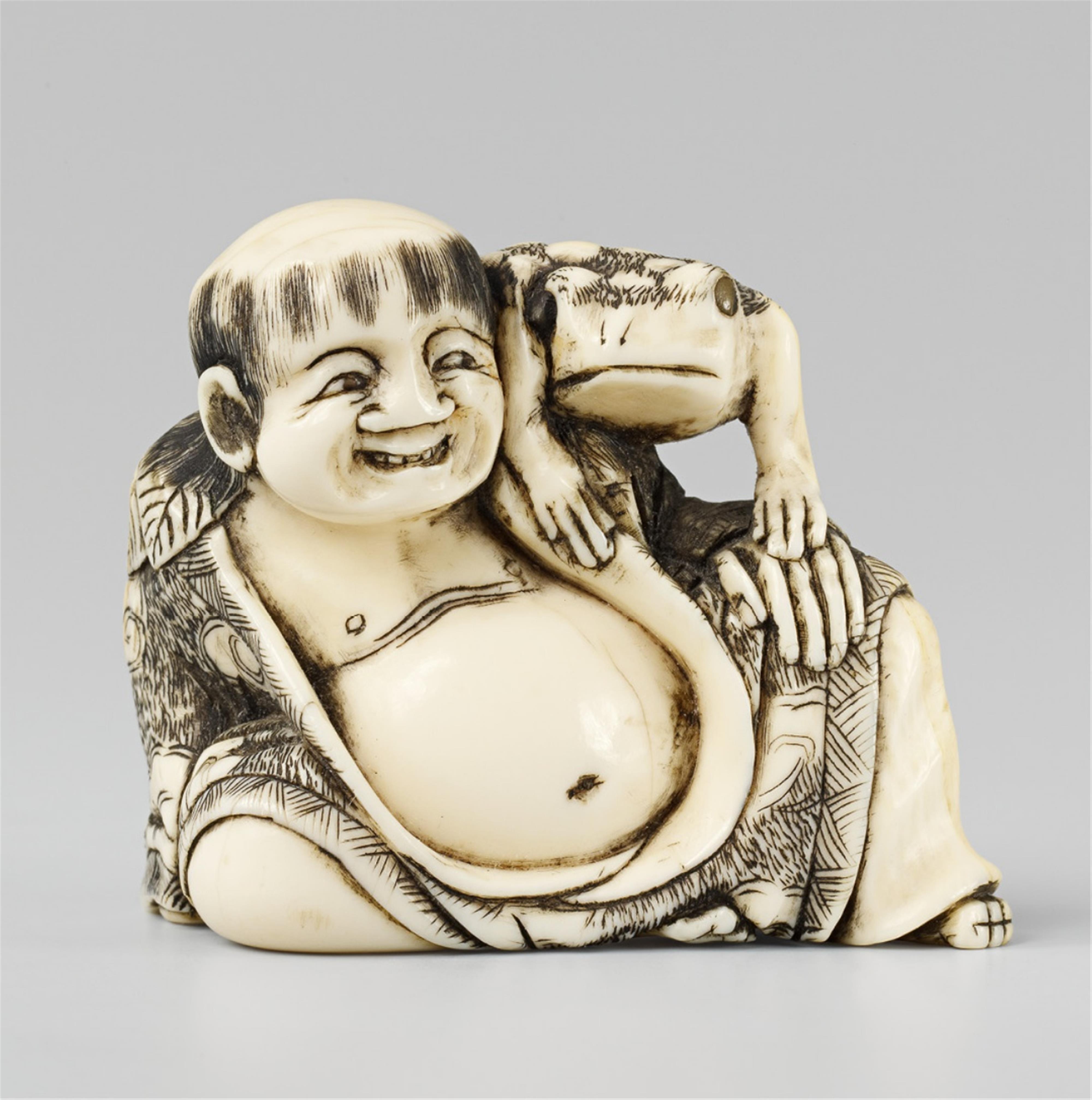 A fine Kyoto school ivory netsuke of Gama Sennin, by Masamori. Late 18th century - image-1