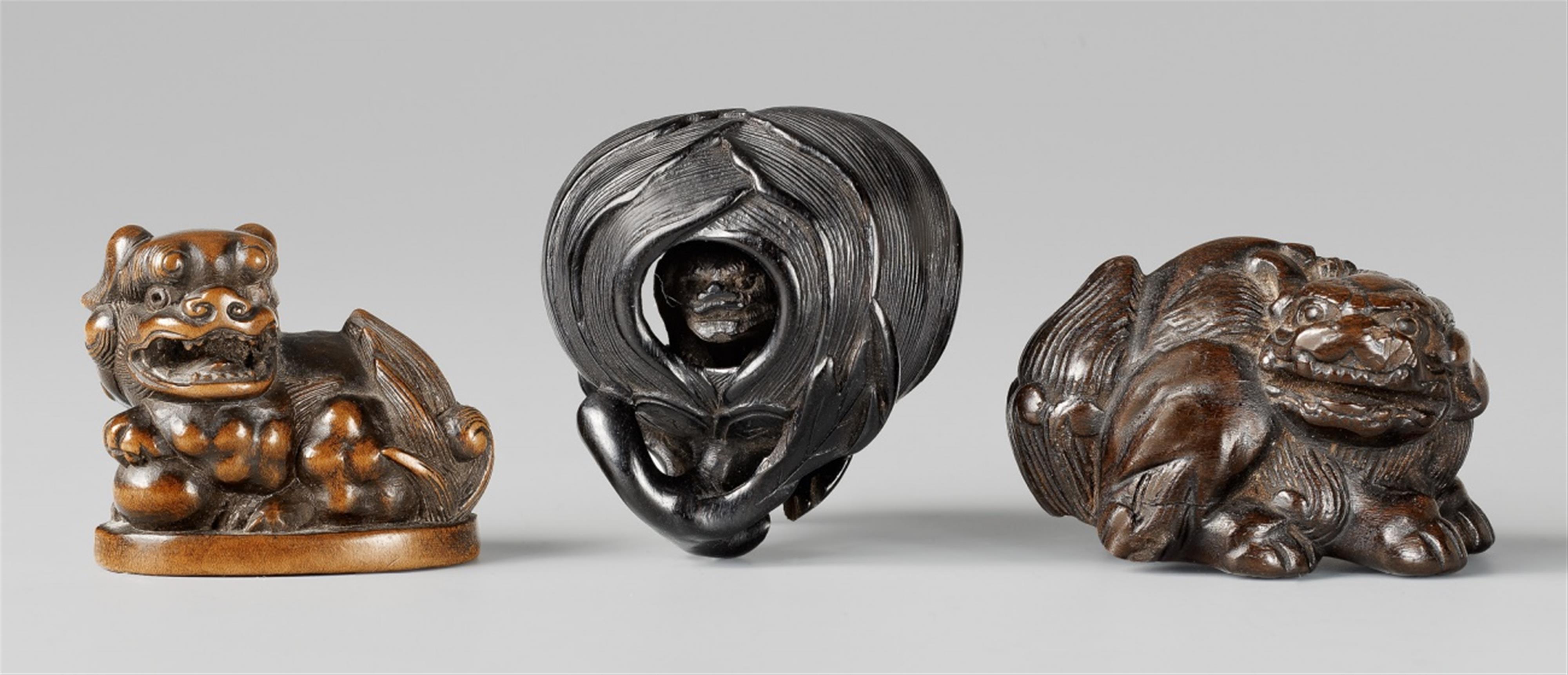 Three wood netsuke of shishi. 19th century - image-1