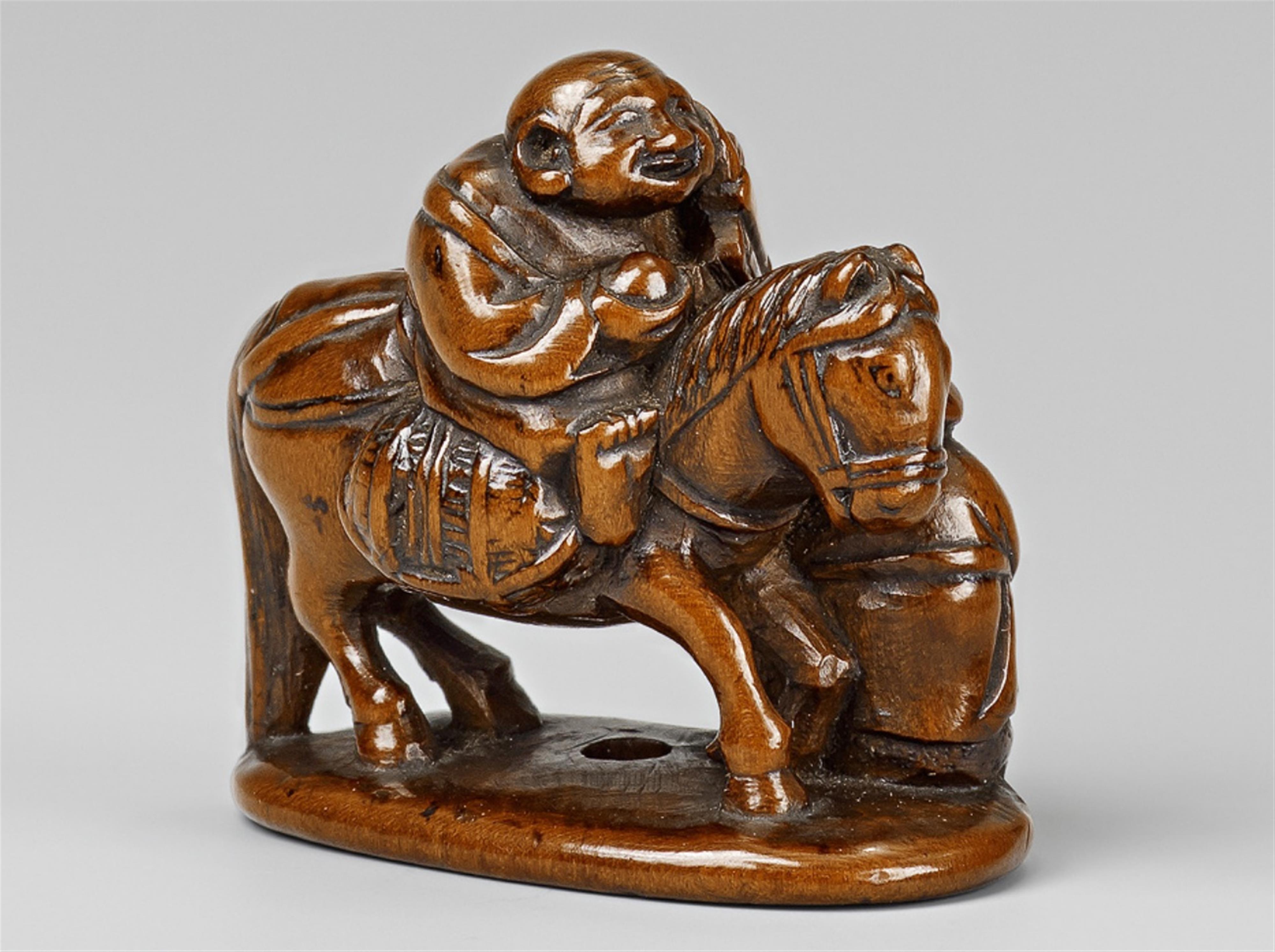 A small boxwood netsuke of Hotei and Daikoku. 19th century - image-1