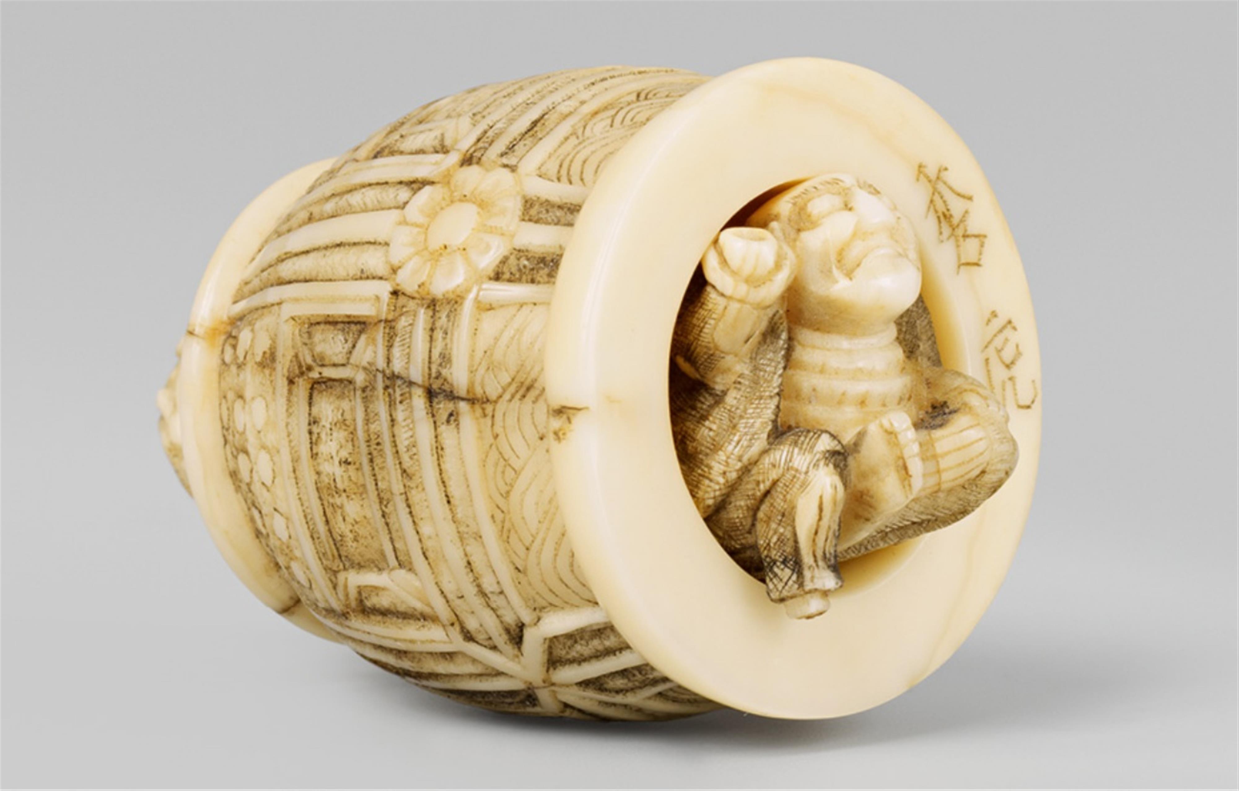 An ivory netsuke of yamabushi inside the bell of Miidera, by Shûko. Second half 19th century - image-1