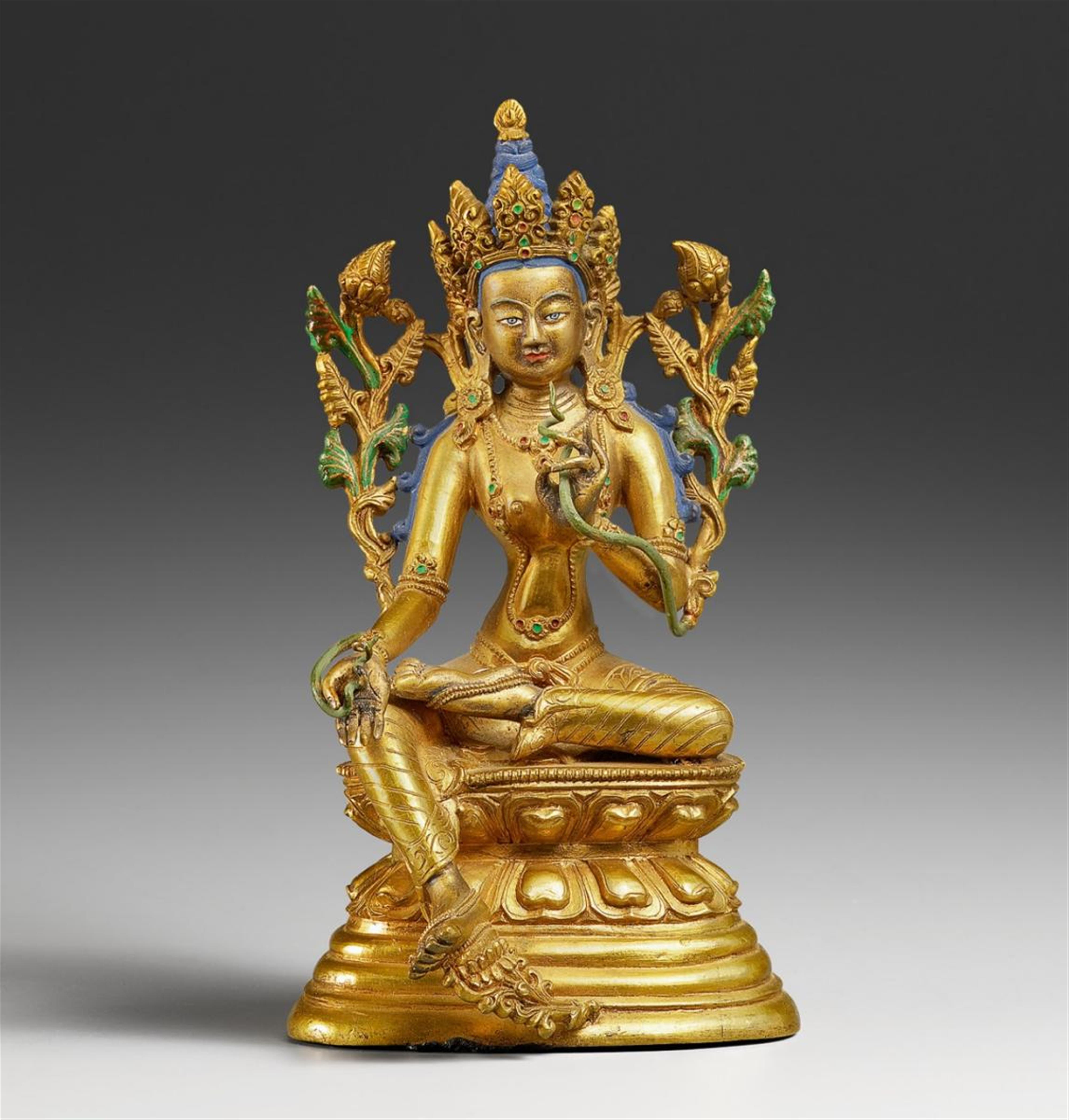 A Sinotibetan gilt bronze figure of Syamatara. 19th/20th century - image-1