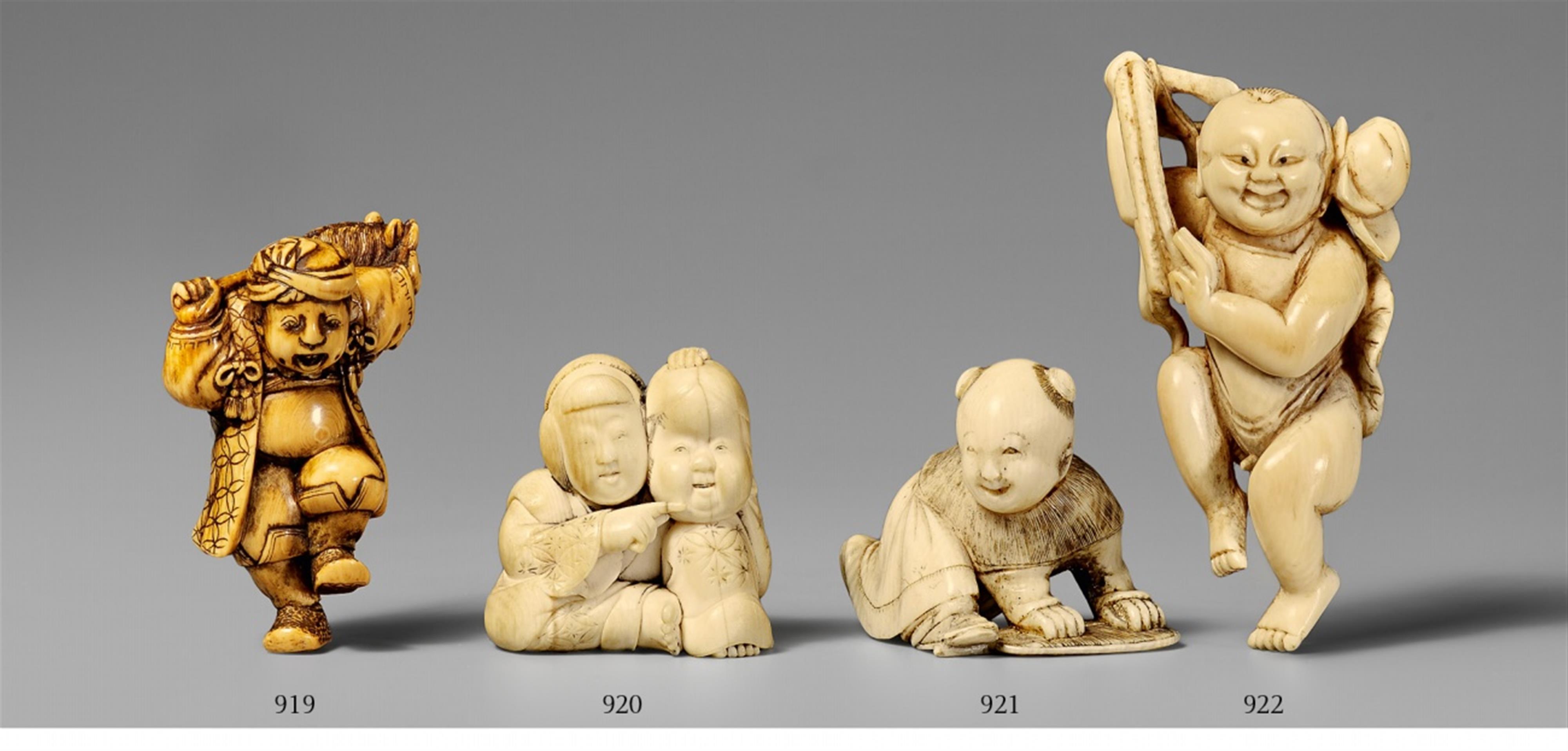 An ivory netsuke of a karako. Second half 19th century - image-1