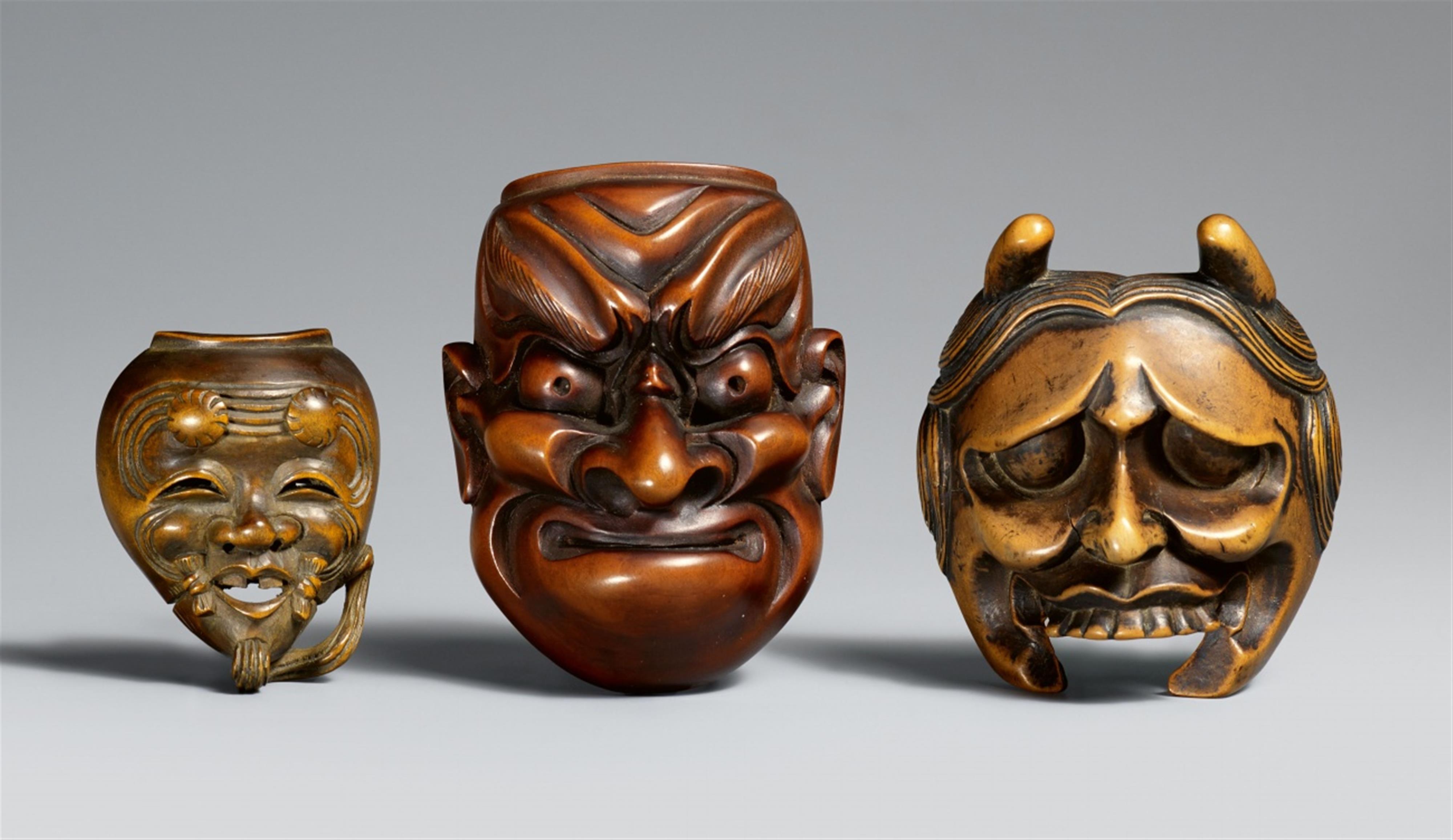 Three wood netsuke of masks. 19th century - image-1