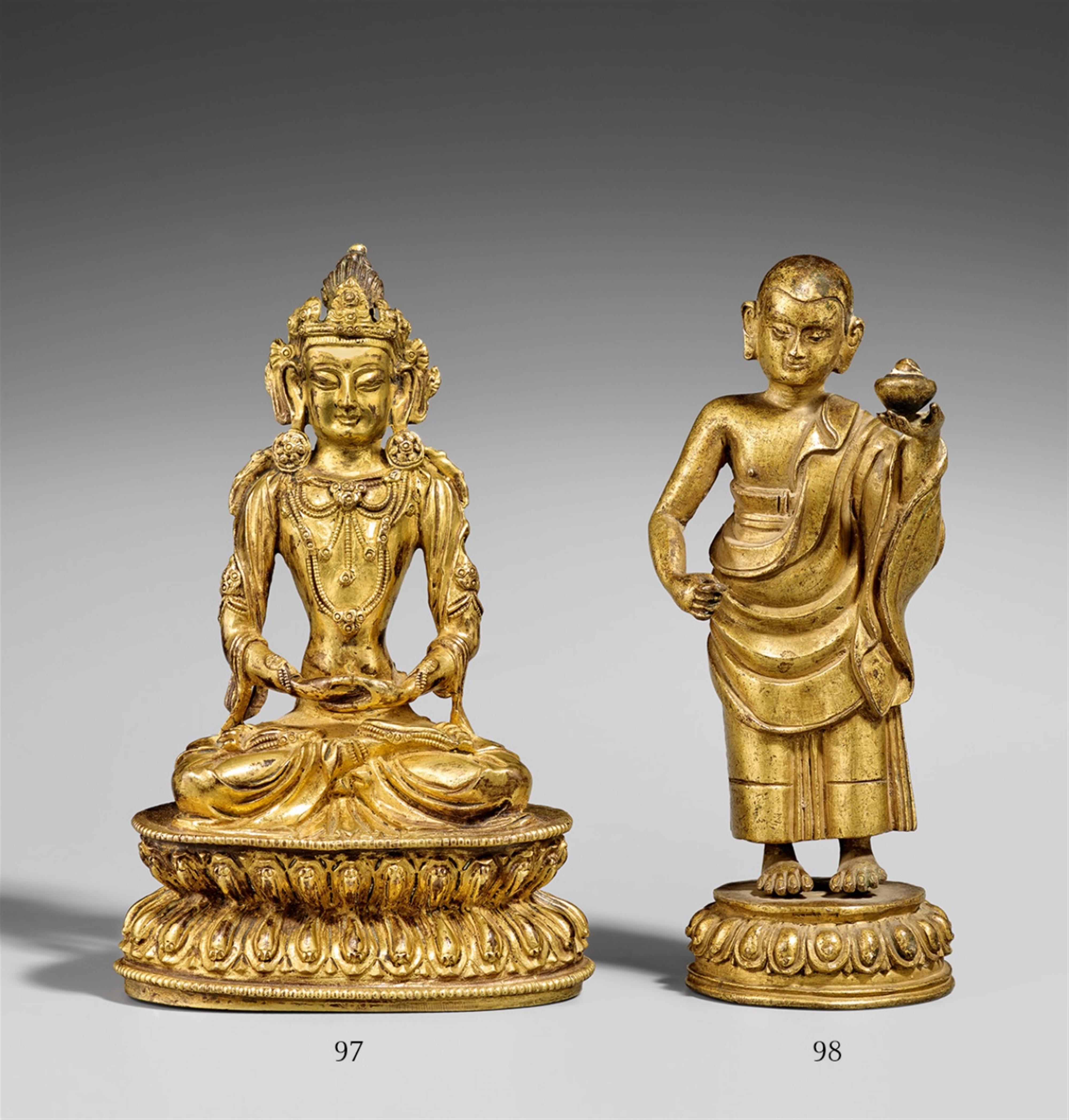 A Tibetan gilt bronze figure of Buddha Amitabha. 18th/19th century - image-1