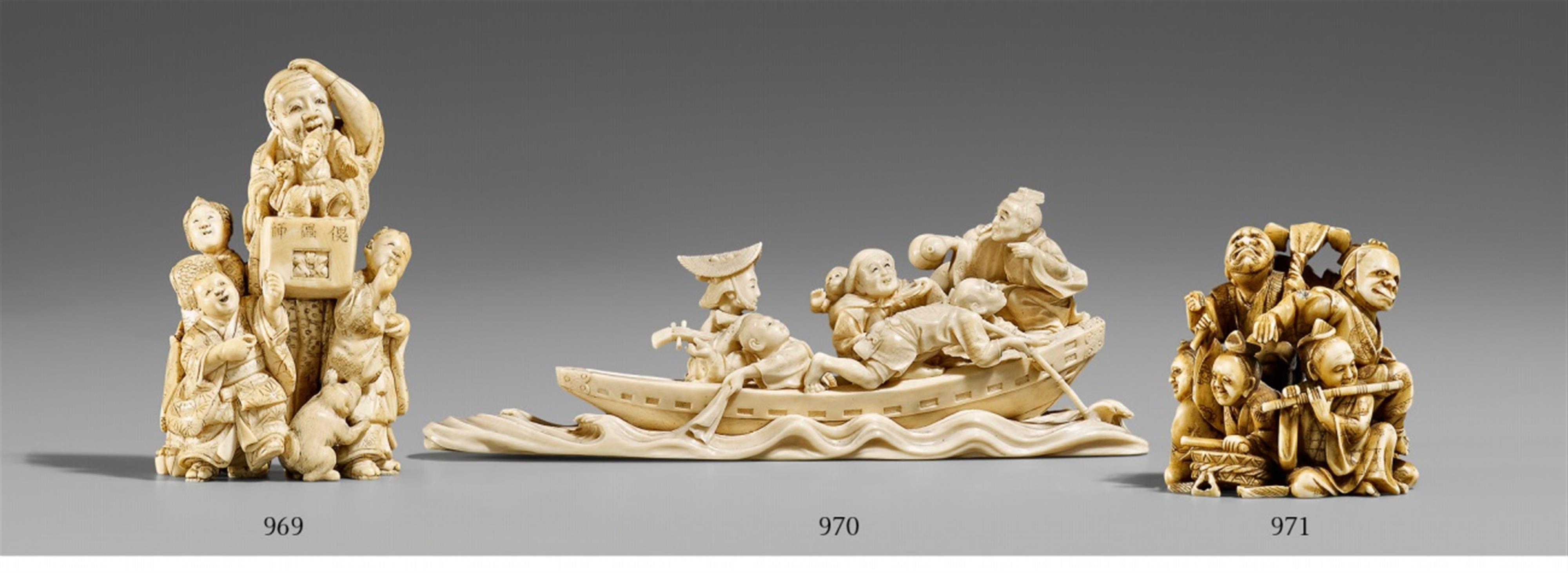Okimono. Figuren in einem Boot. Elfenbein. Spätes 19. Jh. - image-1