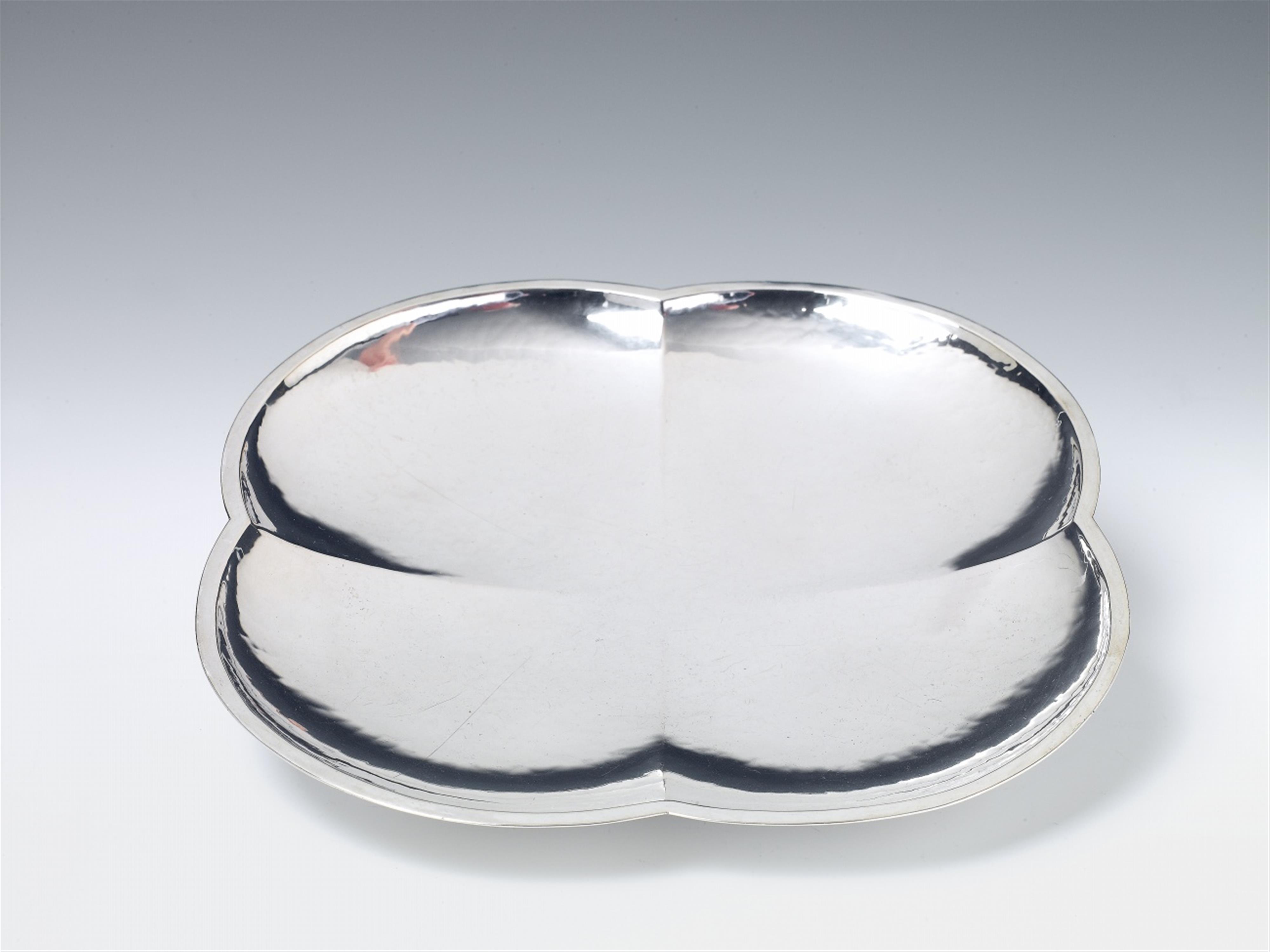 An art déco Berlin silver clover-leaf form dish. Marks of Wilhelm Hülse, ca. 1920/30. - image-1
