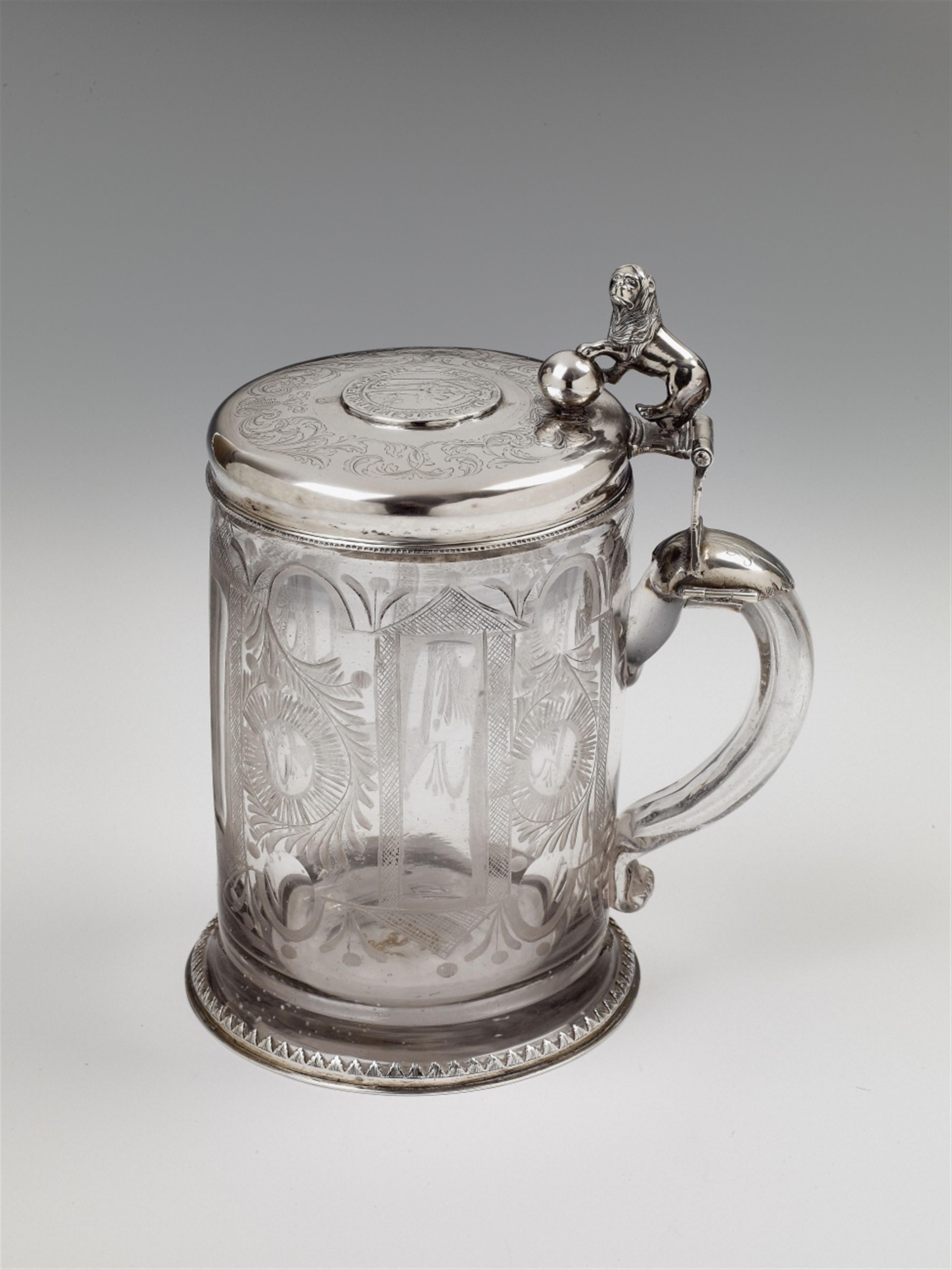 A Berlin silver and cut glass covered tankard. The lid inset with a Brunswick-Lüneburg taler dated 1625. Marks of Johann Peter Schleißmann, ca. 1760. - image-1