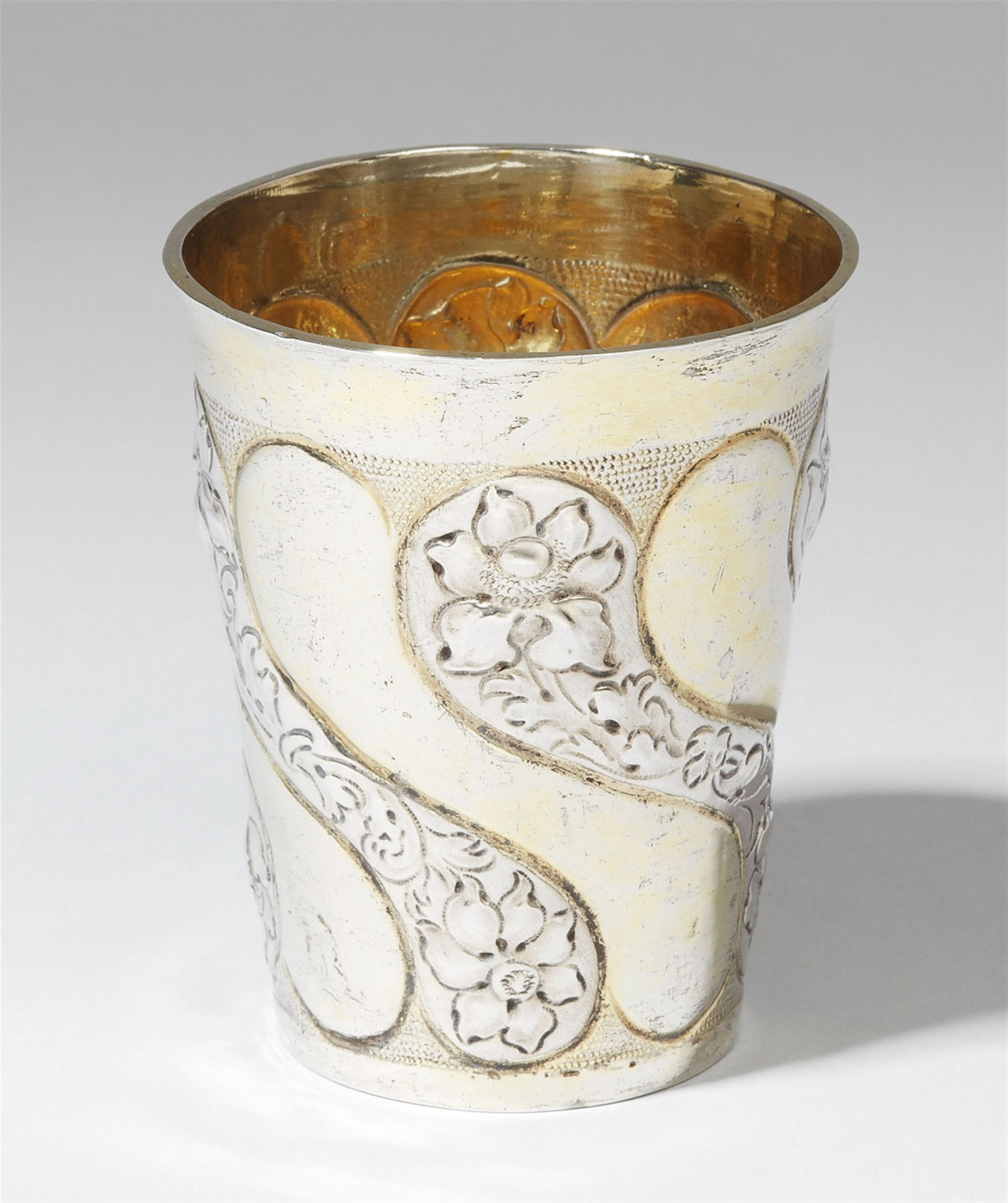 A Breslau partially gilt silver beaker. Marks of Gottfried Körner, ca. 1715 - 17. - image-1