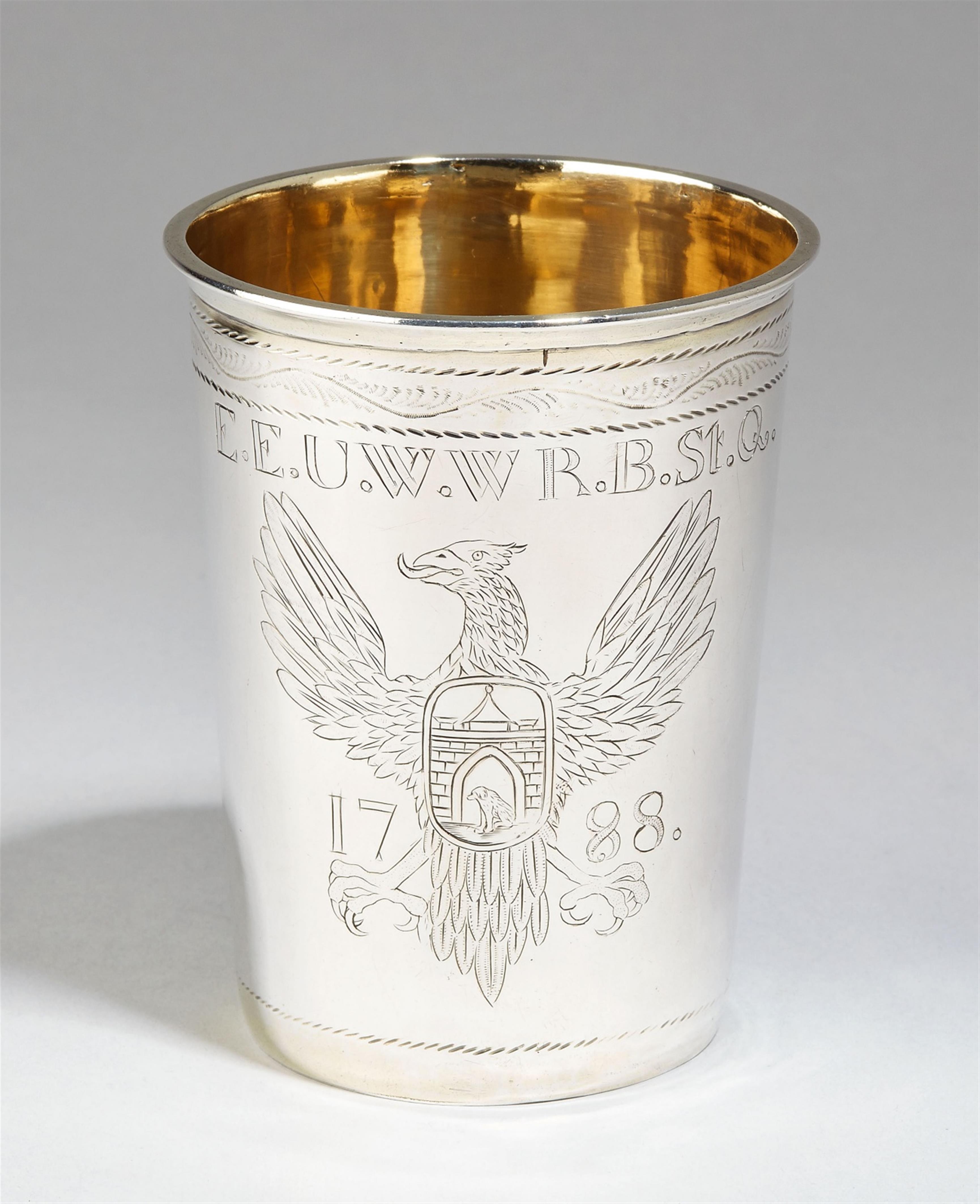 A Quedlinburg silver councillor's beaker. Engraved with the municipal coat-of-arms of Quedlinburg, below the lip "E.E.U.W.W.R.B.St.Q", dated 1788. Unidentified maker's mark "CM", 1788. - image-1